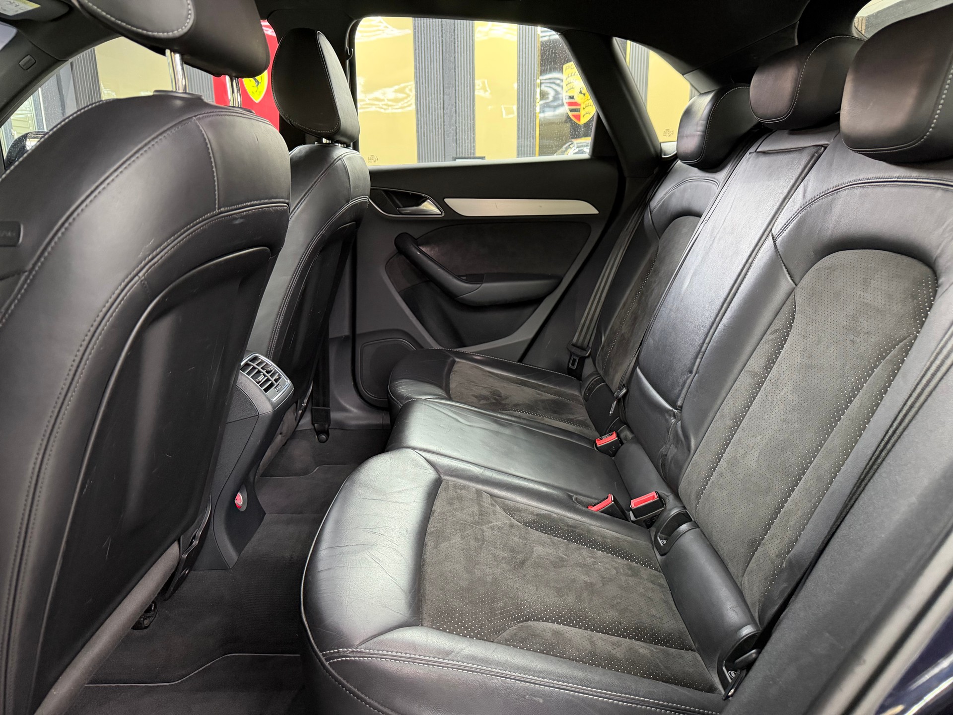 AUDI Q3 2.0 TFSI quattro S-tronic-image-16