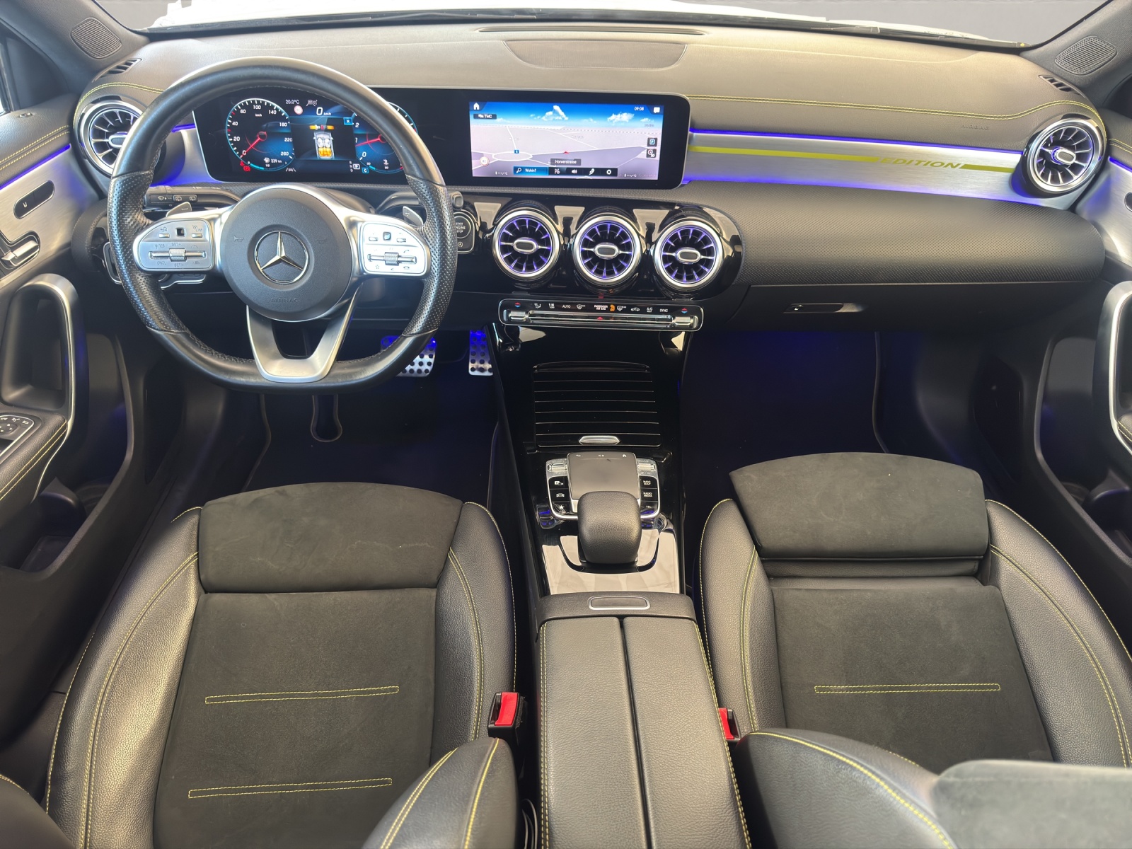 MERCEDES-BENZ A-Klasse W177 A 250 AMG Line 4x4 *225PS*-image-9