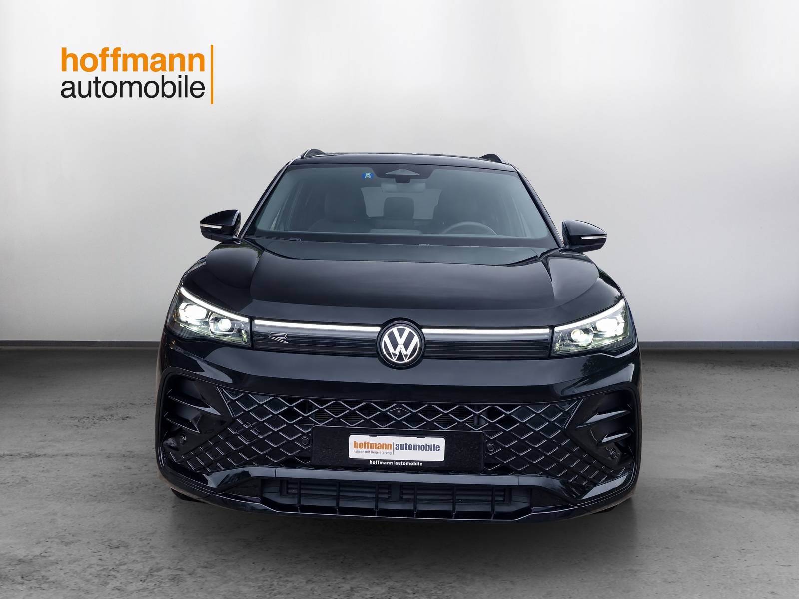 VW Tiguan 2.0 TSI DSG R-Line 4Motion-image-1