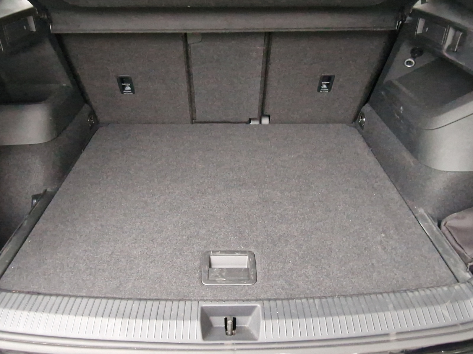 VW Tiguan 2.0 TSI DSG R-Line 4Motion-image-11