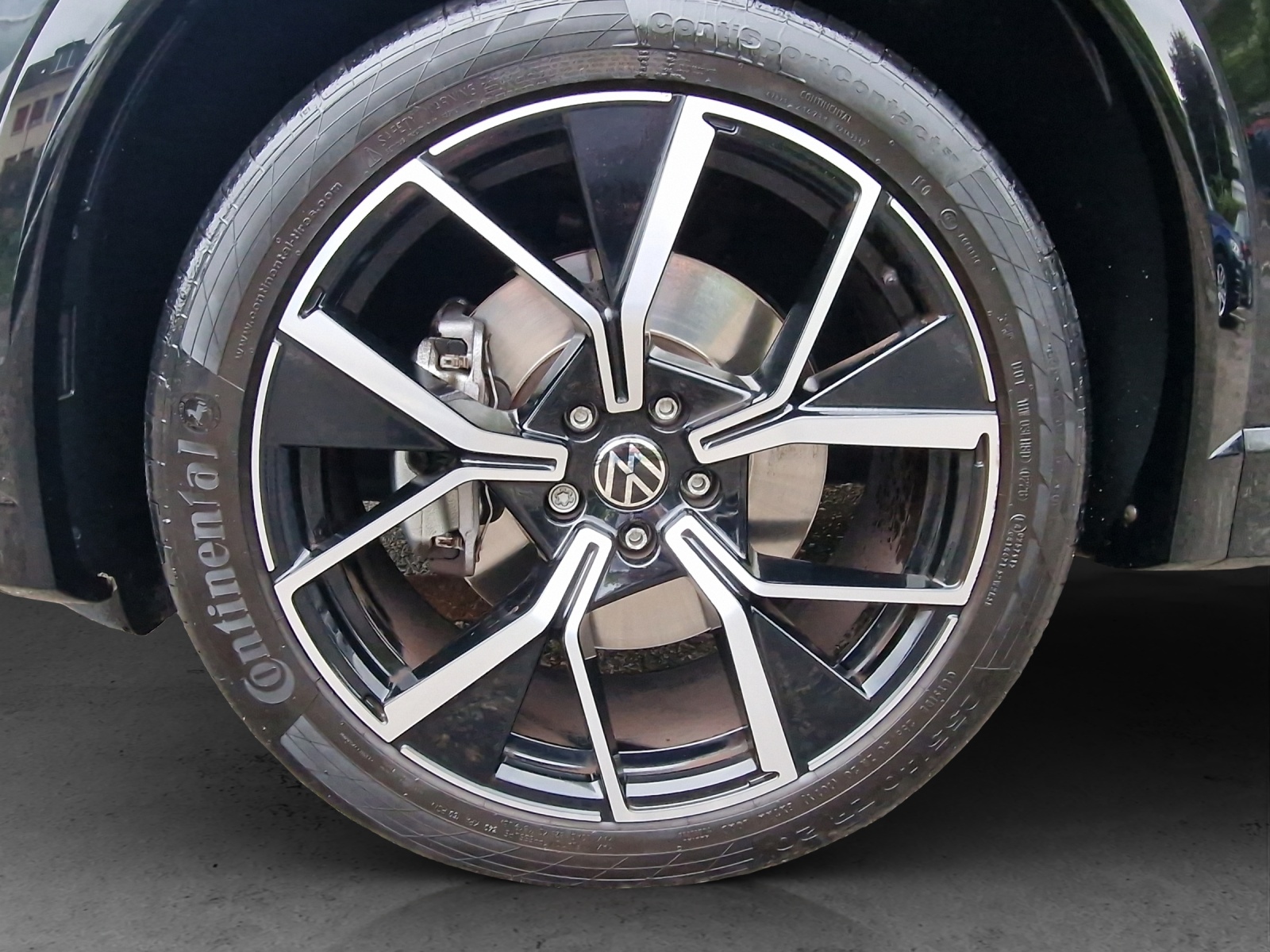 VW Tiguan 2.0 TSI DSG R-Line 4Motion-image-12