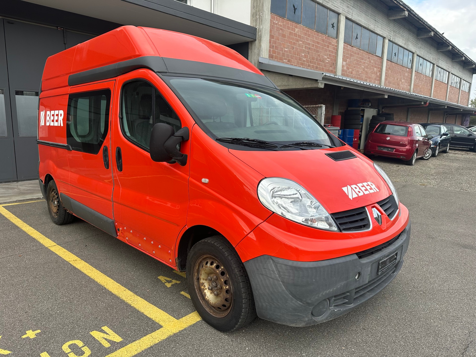 RENAULT Trafic 2.0 dCi 115 2.9t L2H1-image-1