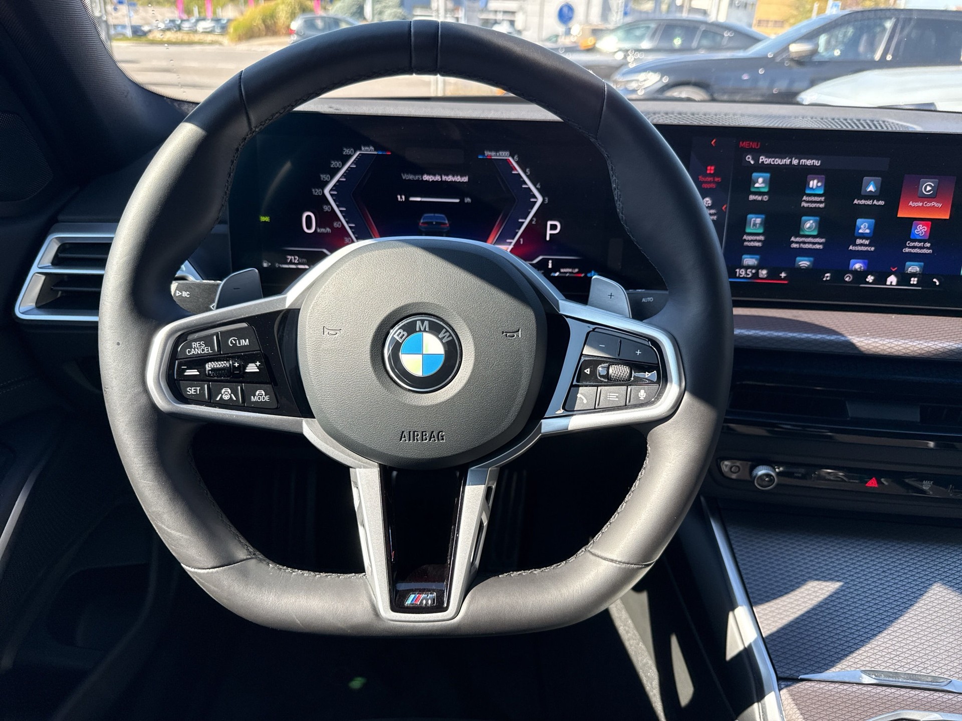 BMW 330d xDrive 48V Steptronic M Sport-image-11