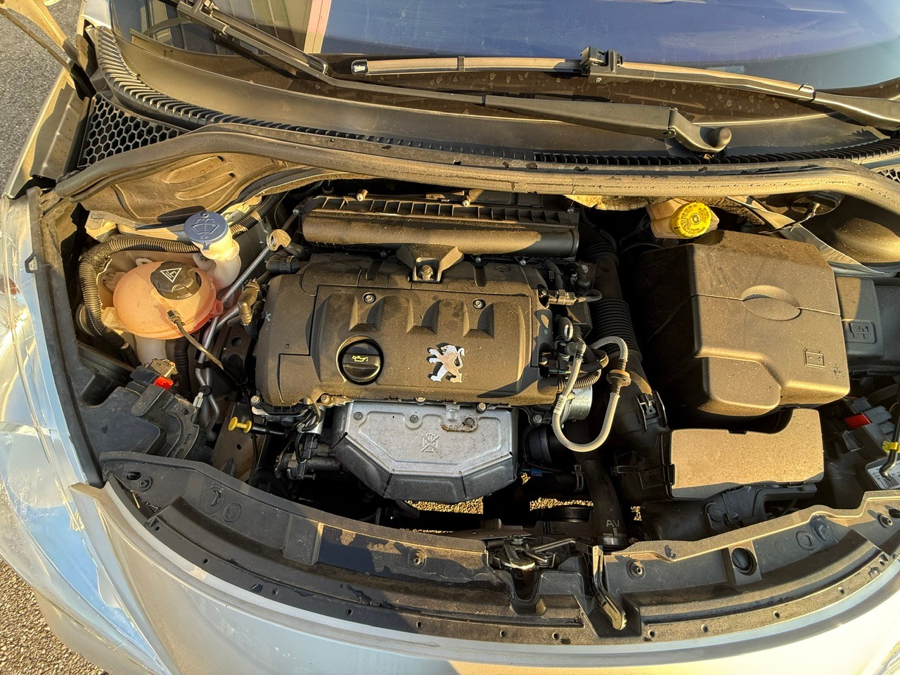 PEUGEOT 207 1.6 16V Sport Automatic-image-15