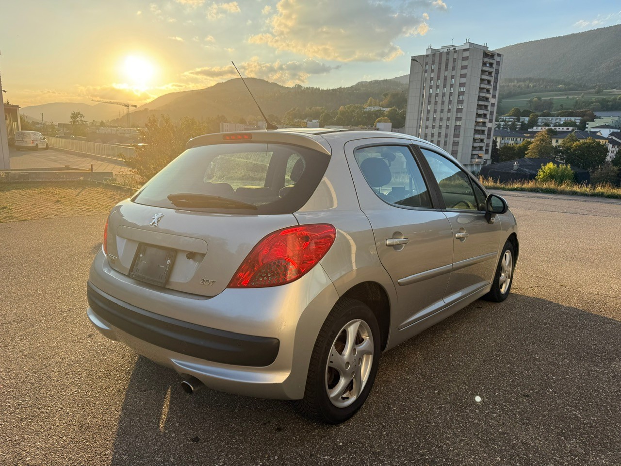 PEUGEOT 207 1.6 16V Sport Automatic-image-6