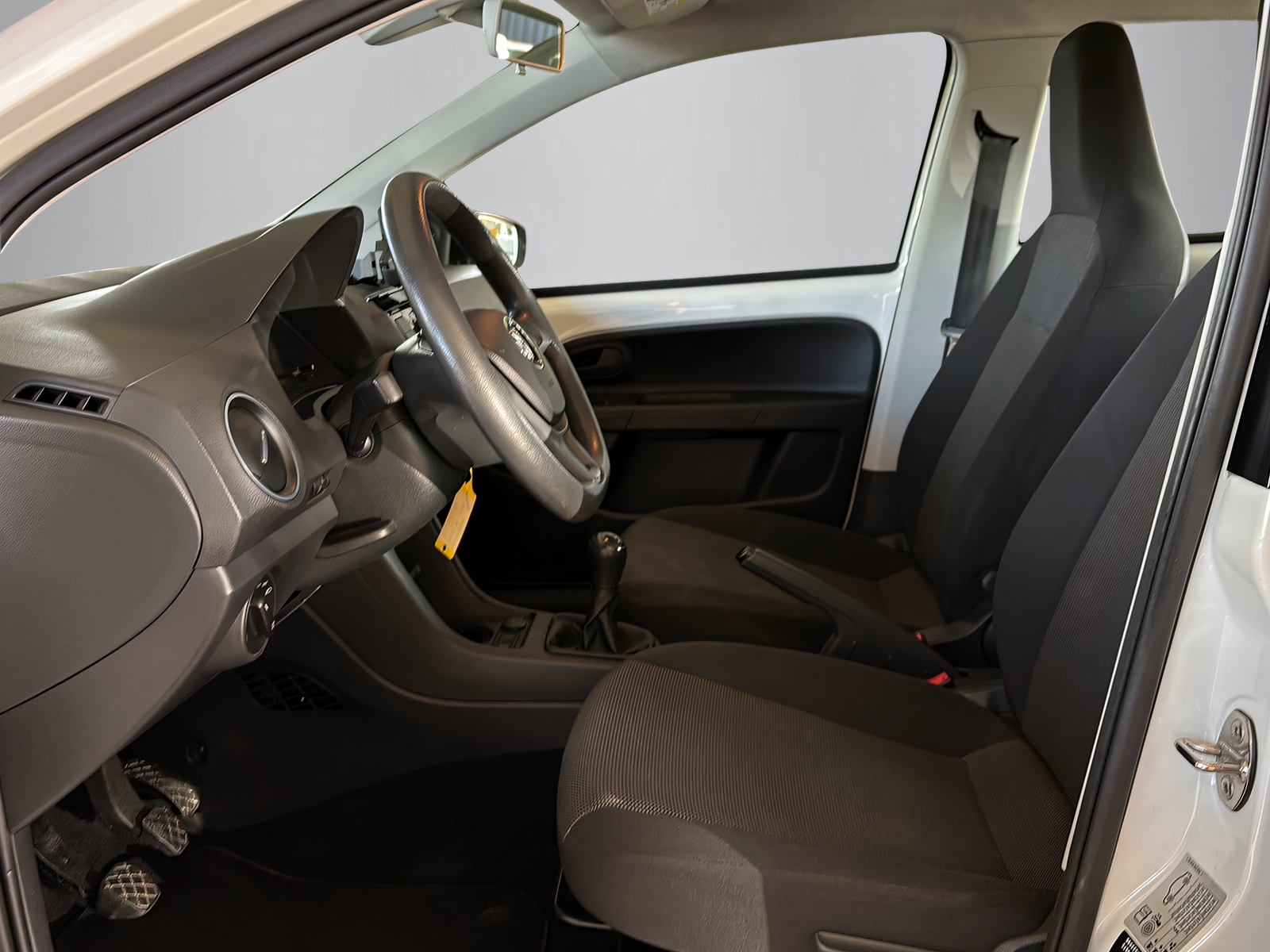 VW Up 1.0 MPI 60 Take-image-2