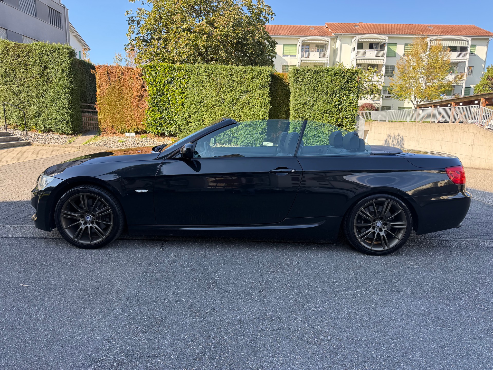 BMW 330d Cabriolet Steptronic M-Paket-image-1