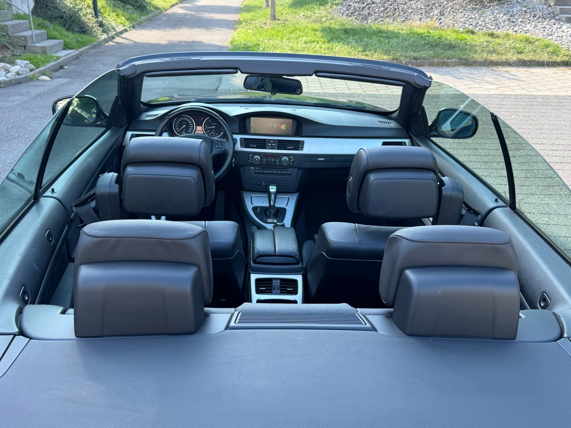 BMW 330d Cabriolet Steptronic M-Paket-image-11