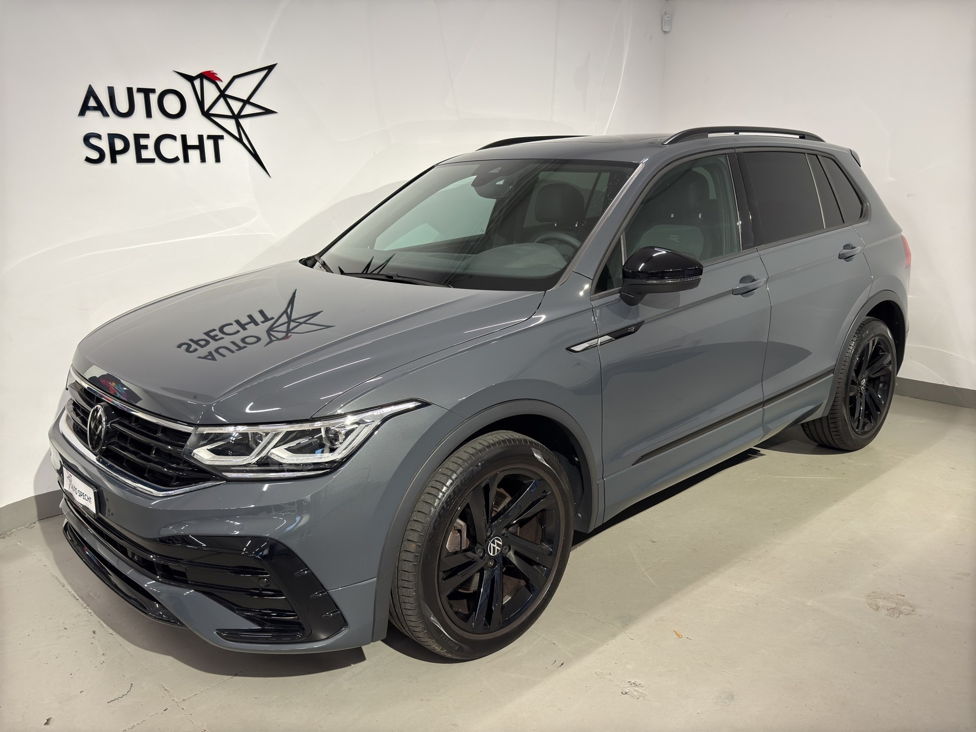 VW Tiguan 2.0TSI R-Line 4Motion DSG-image-1