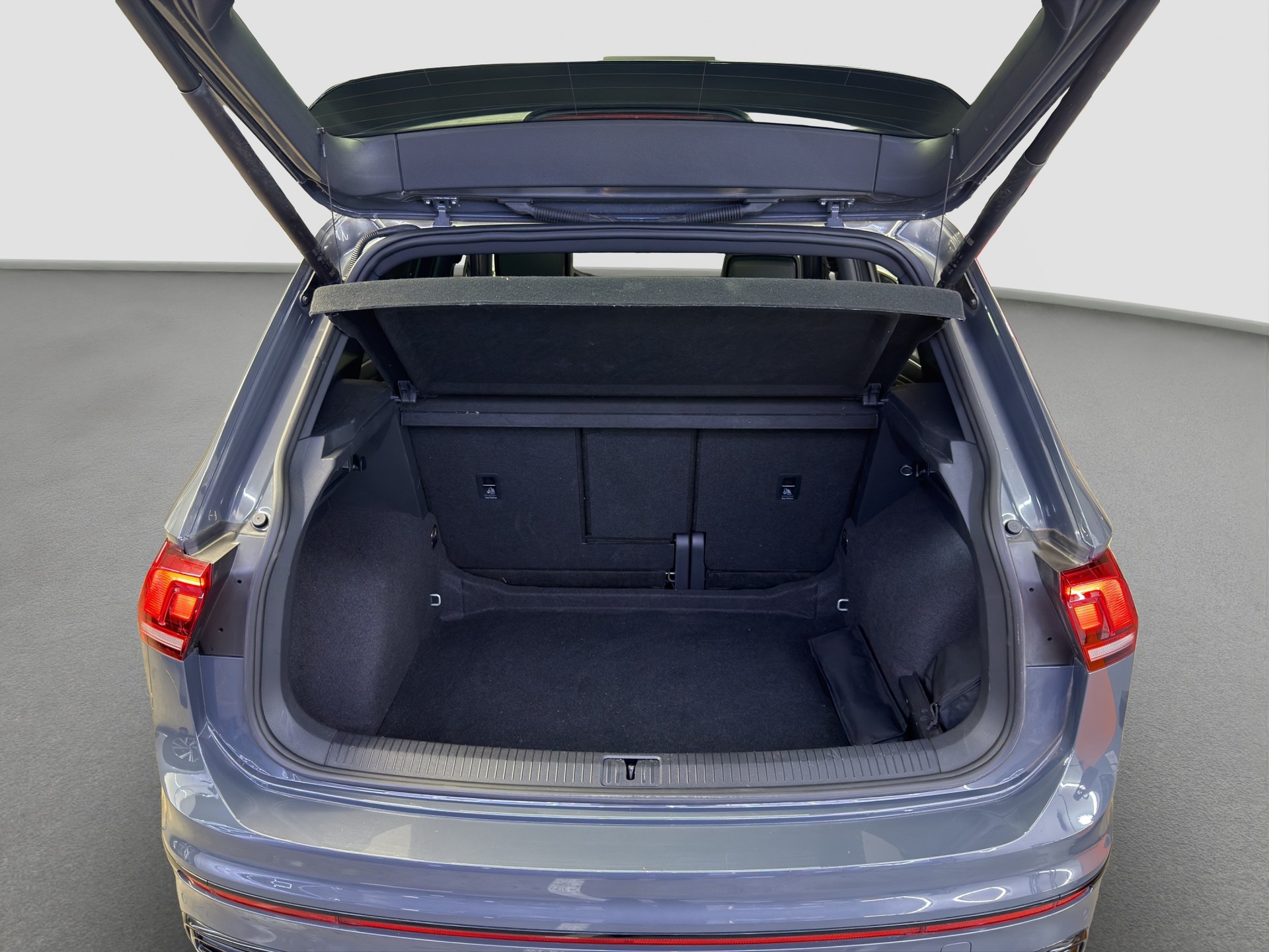 VW Tiguan 2.0TSI R-Line 4Motion DSG-image-6