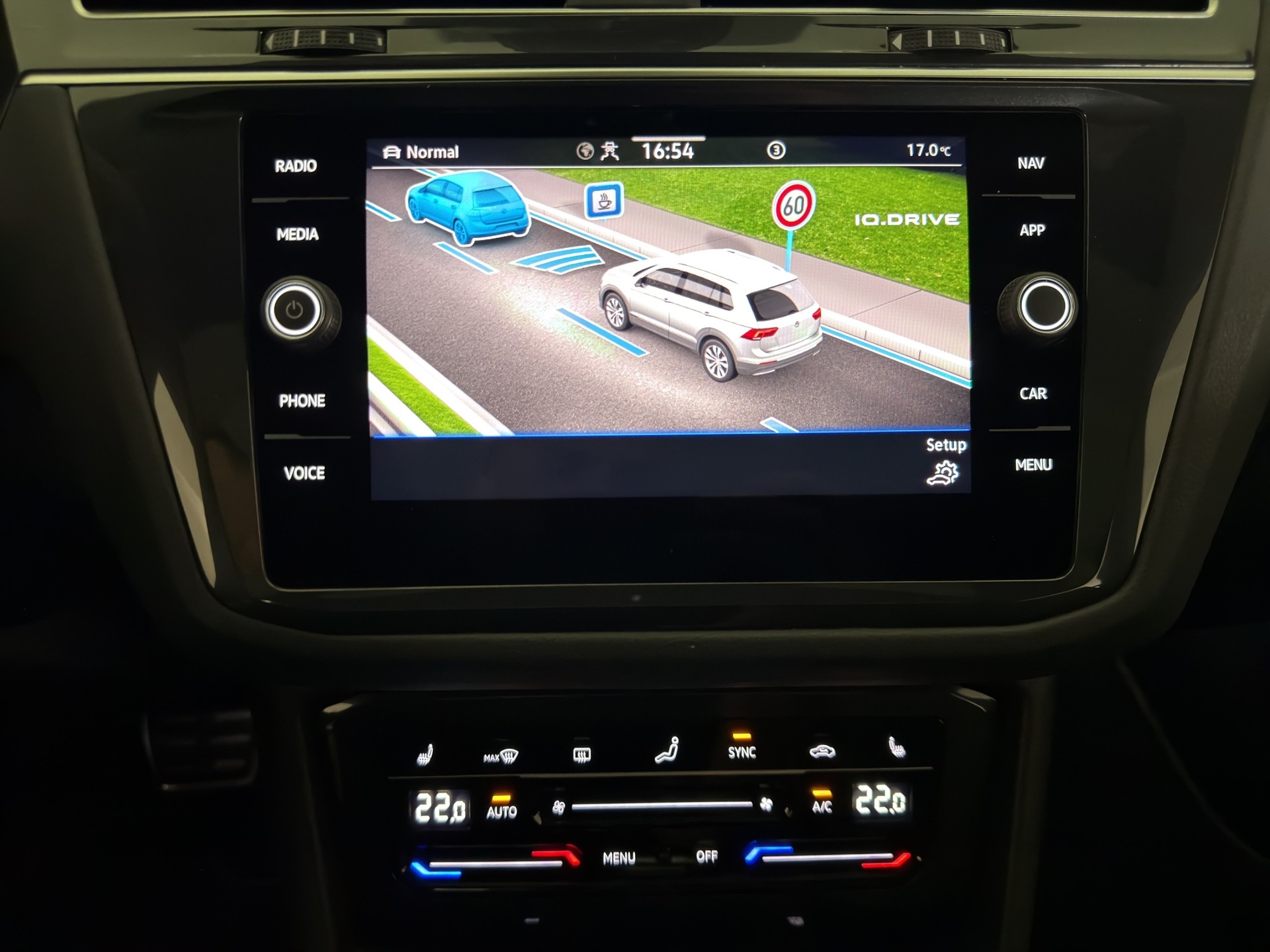 VW Tiguan 2.0TSI R-Line 4Motion DSG-image-17