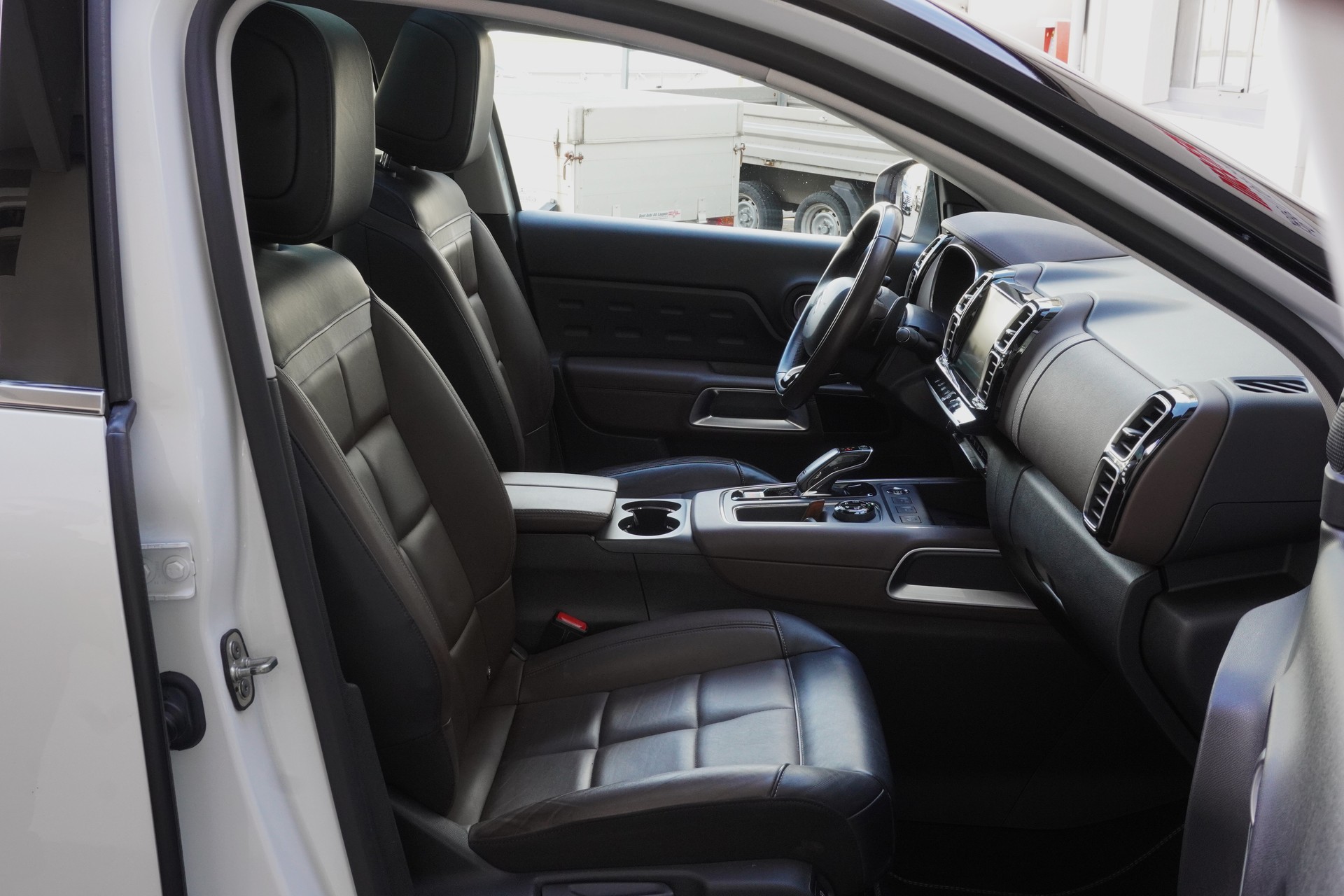 CITROEN C5 Aircross 1.6i PureTech Shine EAT8-image-13