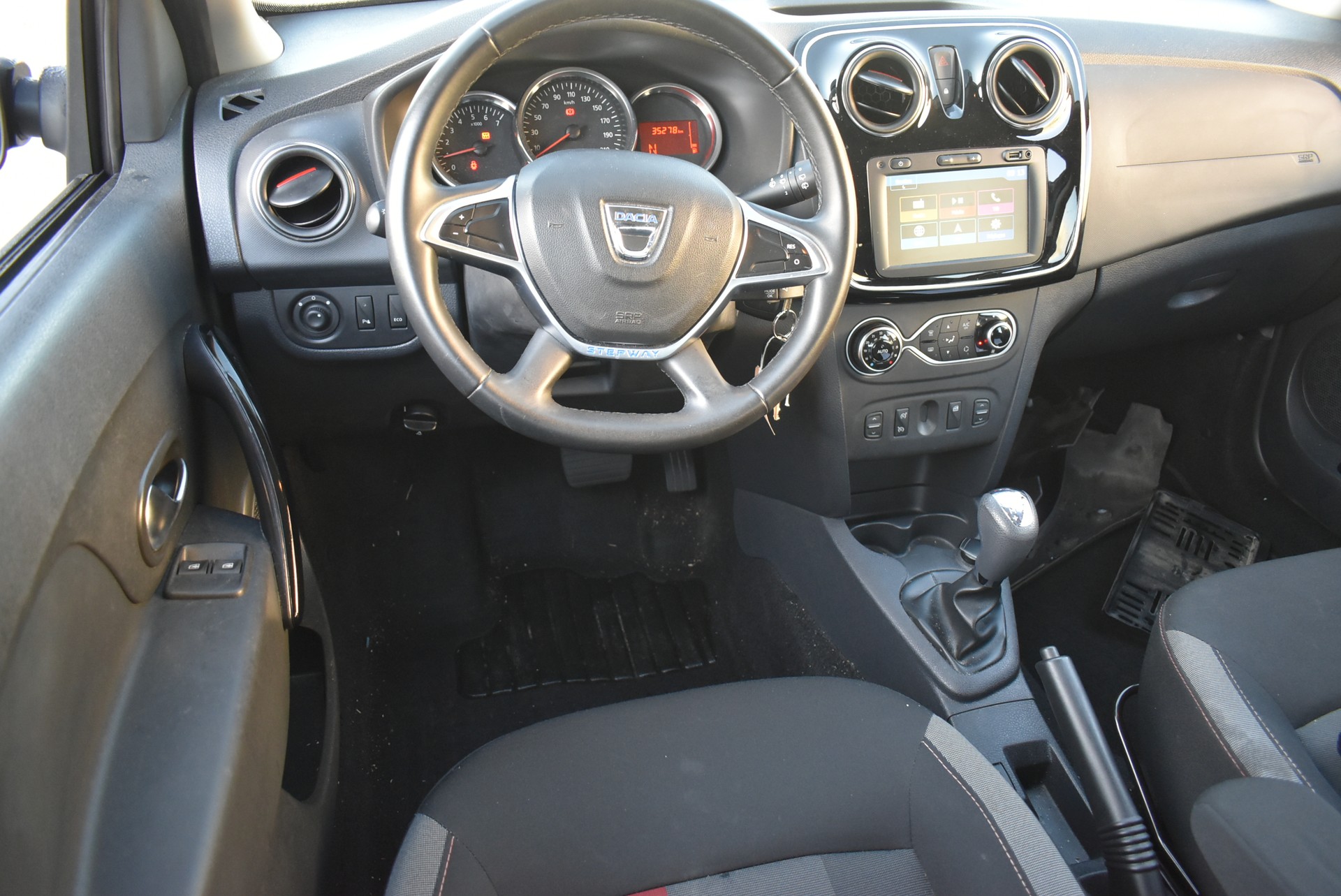 DACIA Sandero Tce 90 Stepway Automatic-image-5