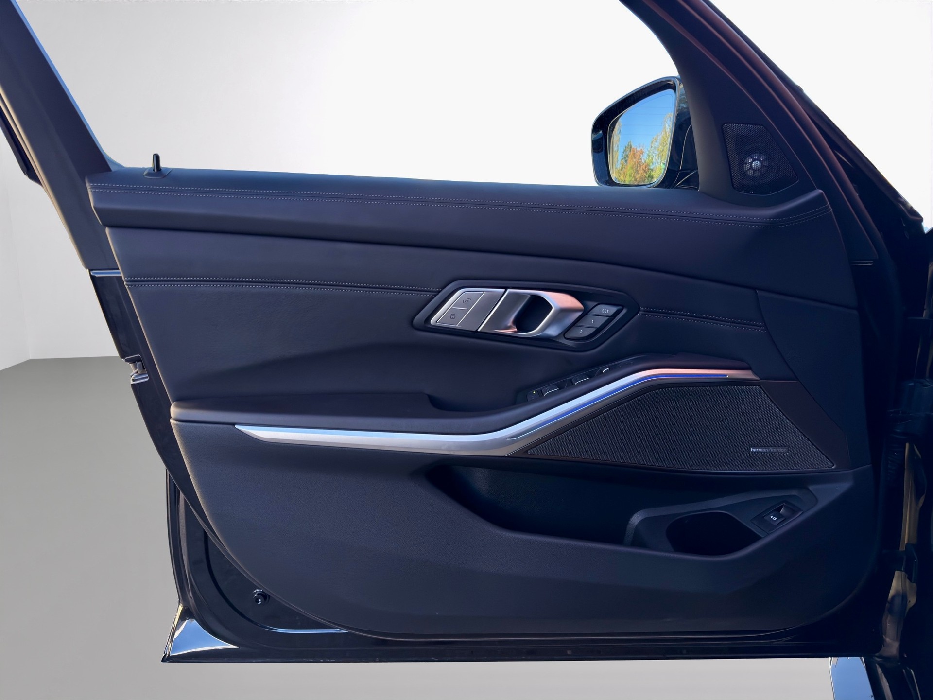 BMW M3 Competition M xDrive-image-8