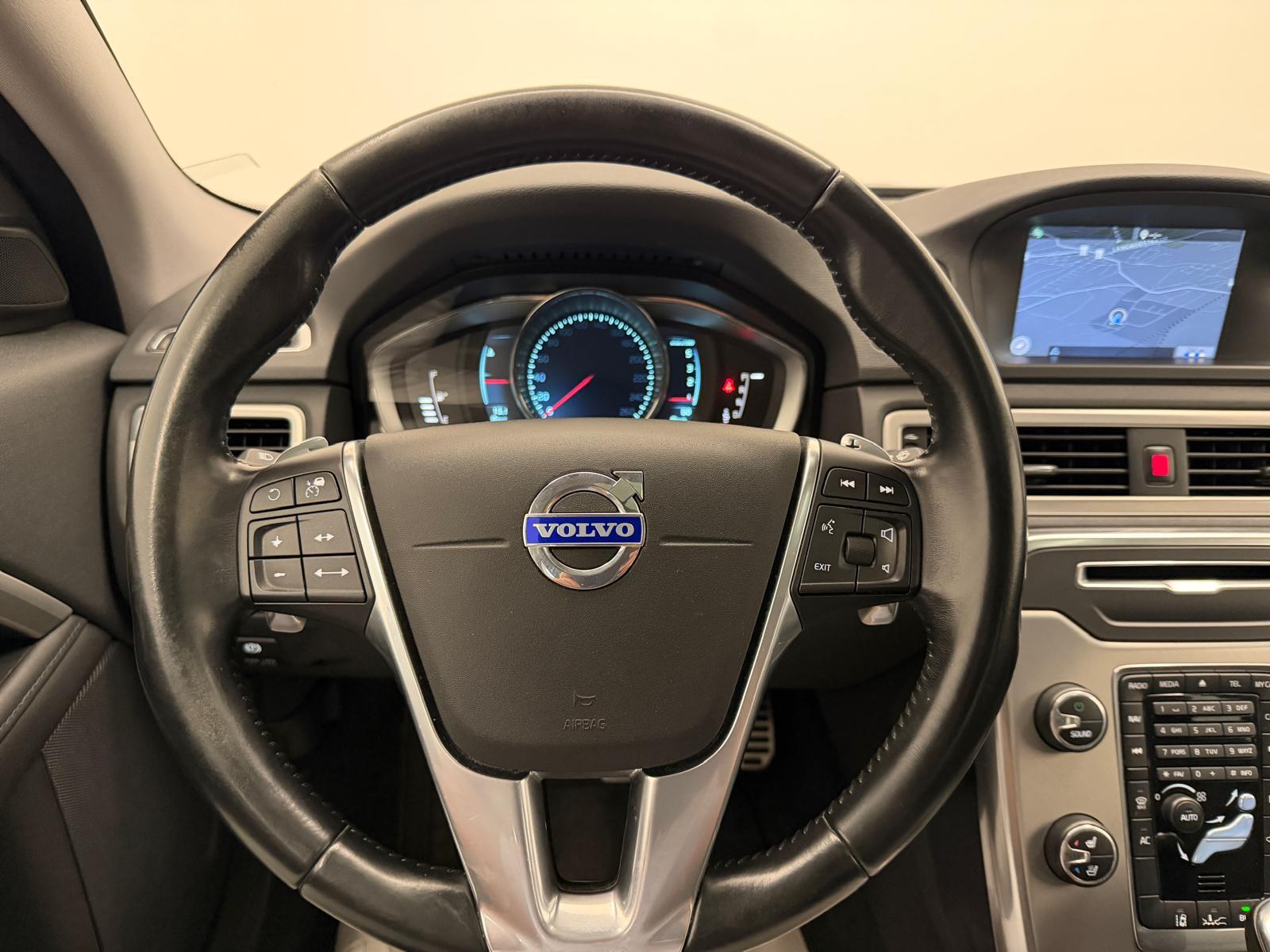 VOLVO V70 2.4 D5 Summum AWD-image-17