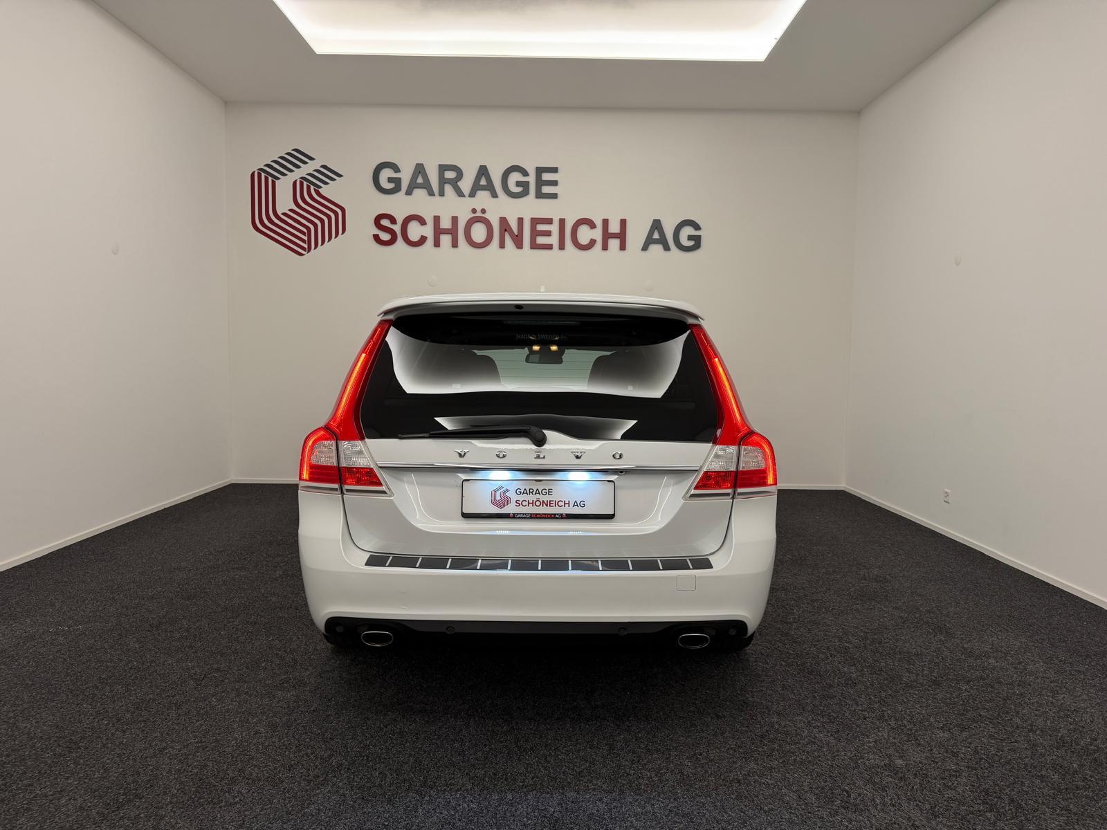 VOLVO V70 2.4 D5 Summum AWD-image-5