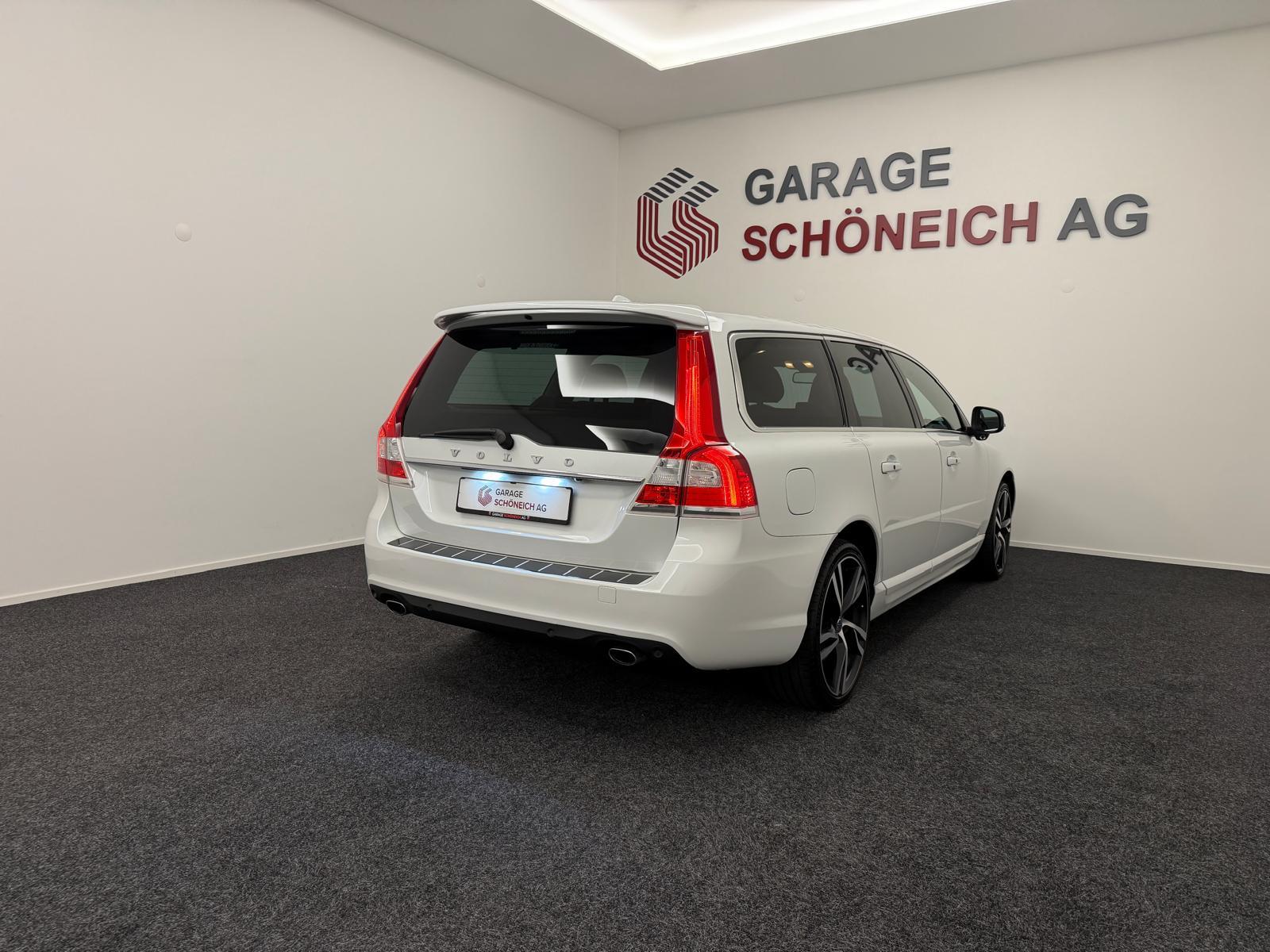 VOLVO V70 2.4 D5 Summum AWD-image-4