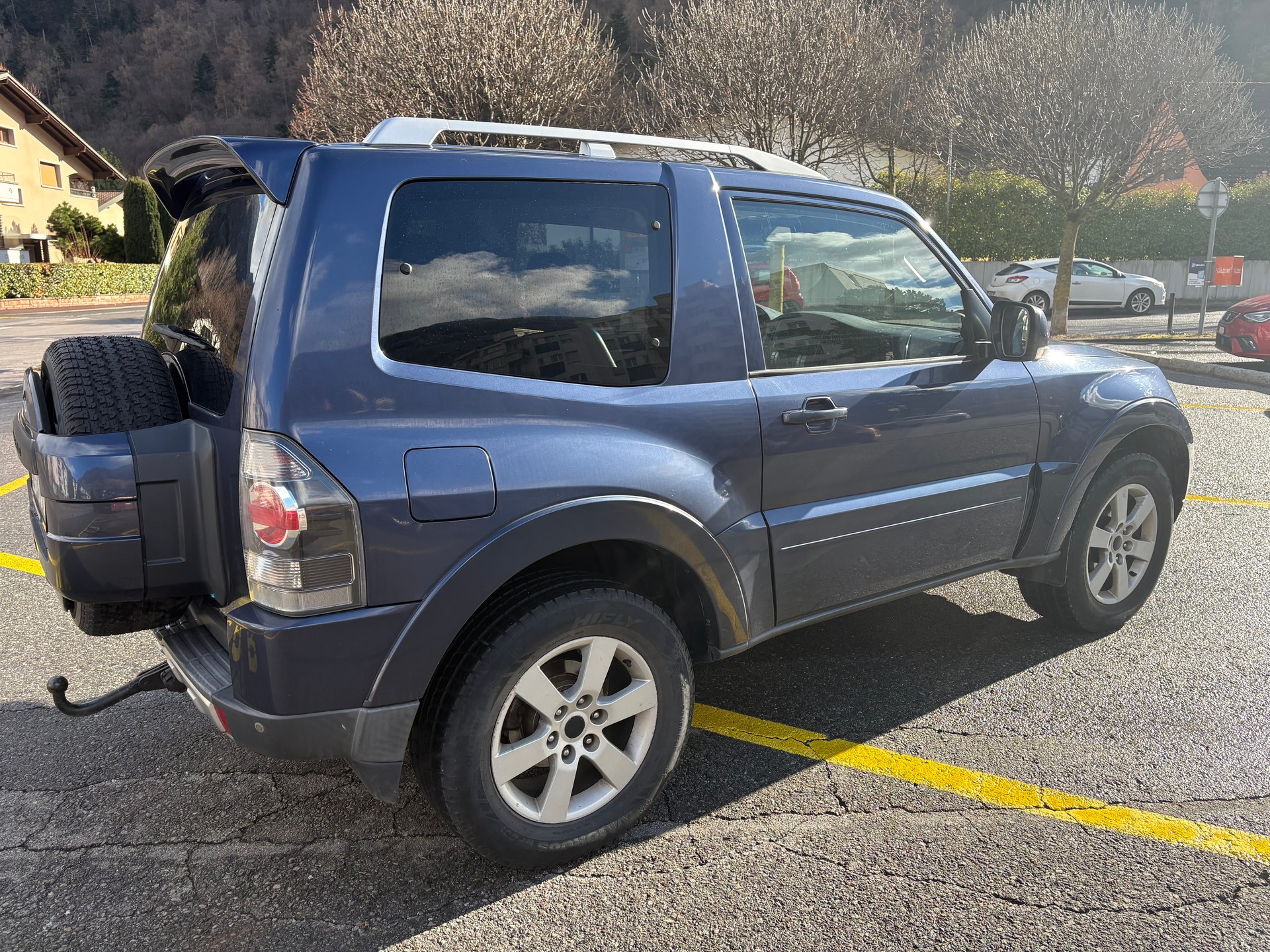 MITSUBISHI Pajero 3.2 DI-D Intense Automatic-image-1
