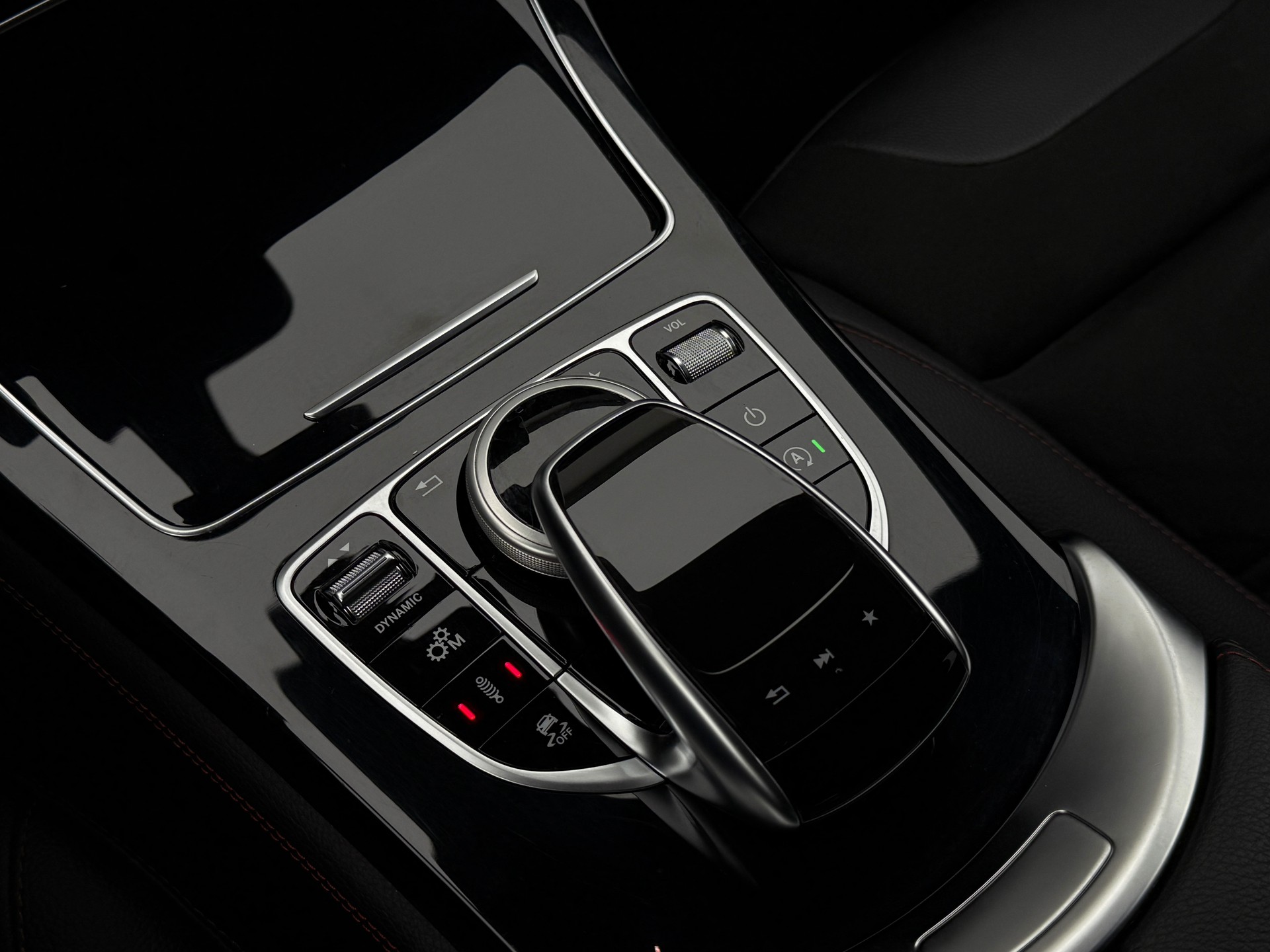 MERCEDES-BENZ GLC 43 AMG 4Matic 9G-Tronic-image-21