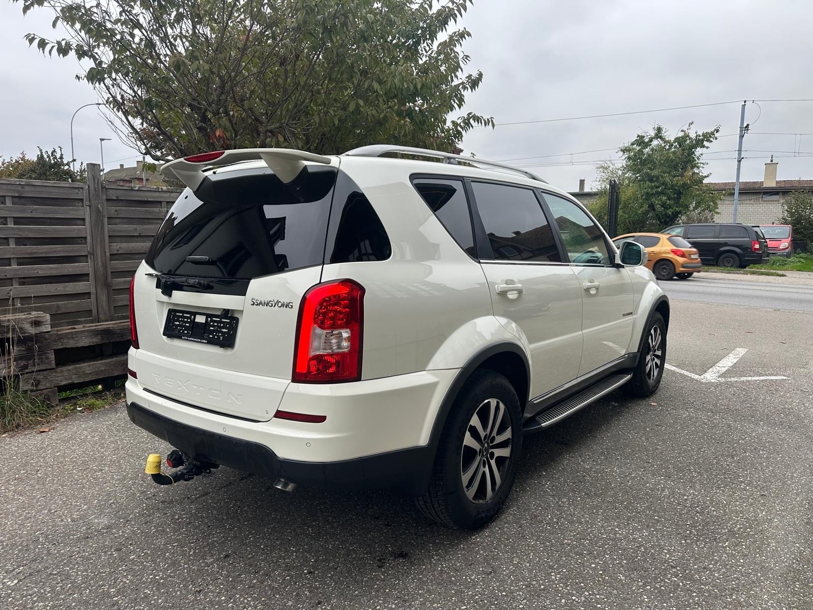 KGM-SsangYong Rexton RX200 e-XDi Sapphire 4WD Automatic-showroom-element-3