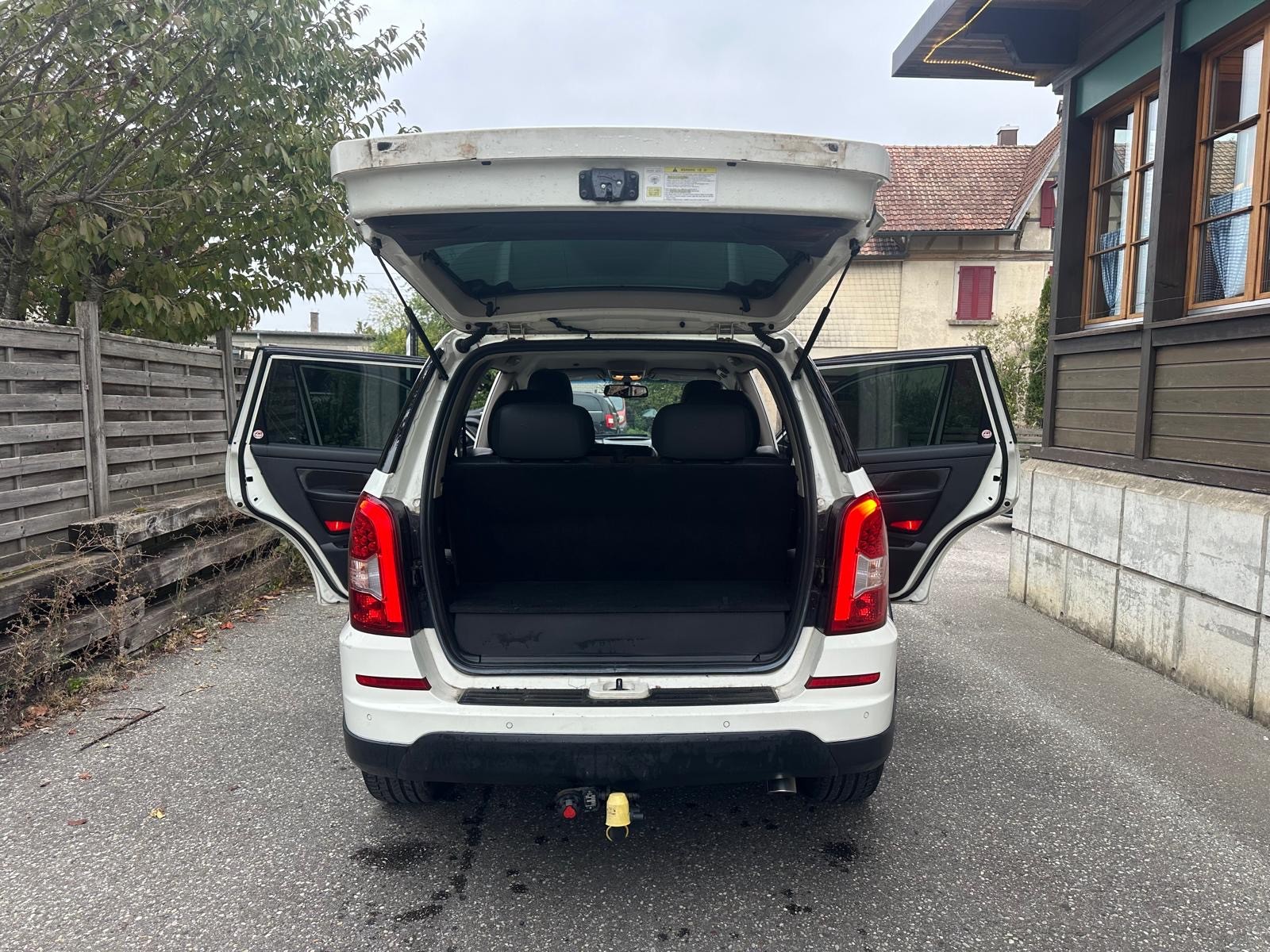 KGM-SsangYong Rexton RX200 e-XDi Sapphire 4WD Automatic-image-6