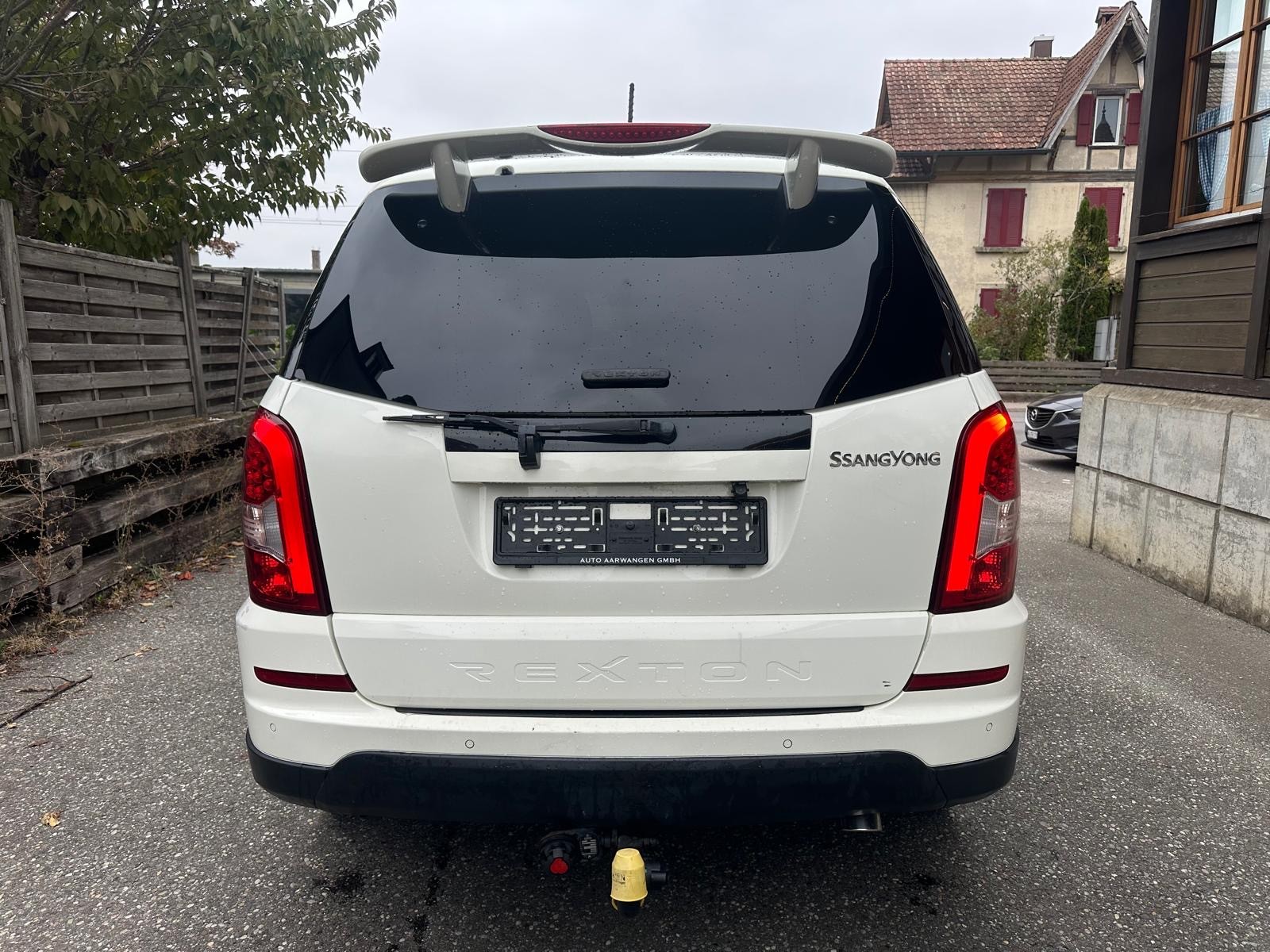 KGM-SsangYong Rexton RX200 e-XDi Sapphire 4WD Automatic-image-4