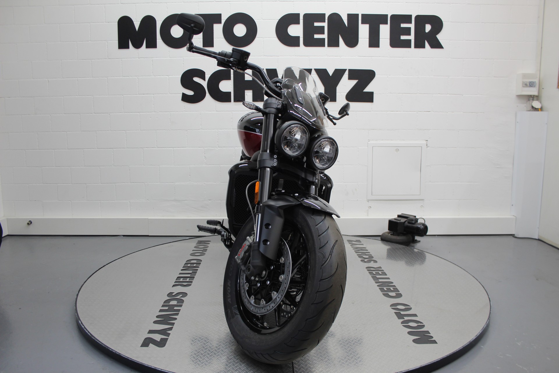 TRIUMPH Rocket 3 Storm GT-showroom-element-2