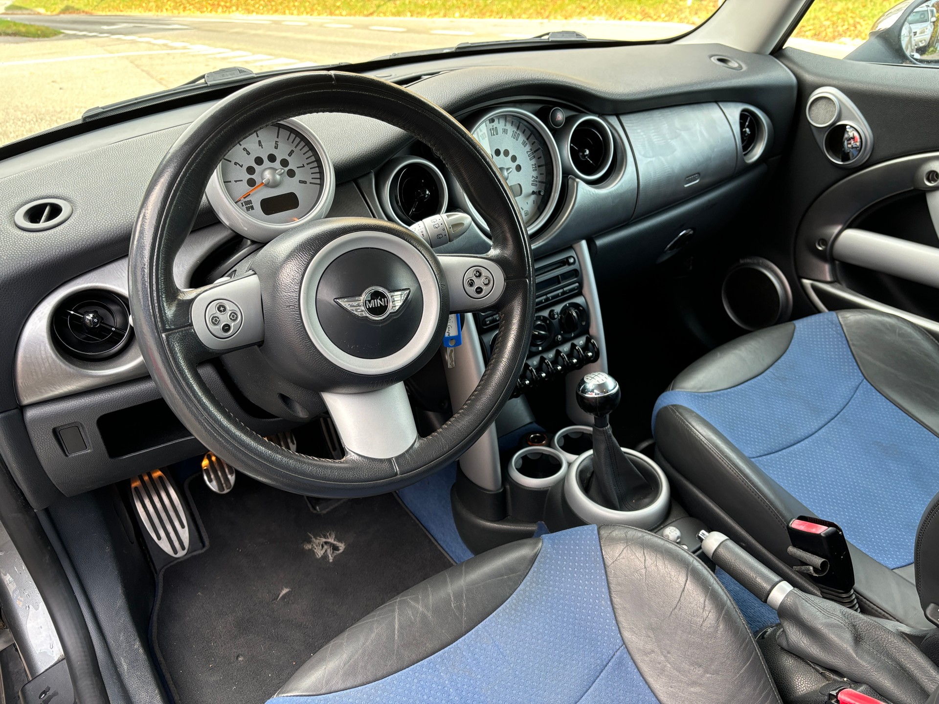 MINI Mini Cooper S-image-10