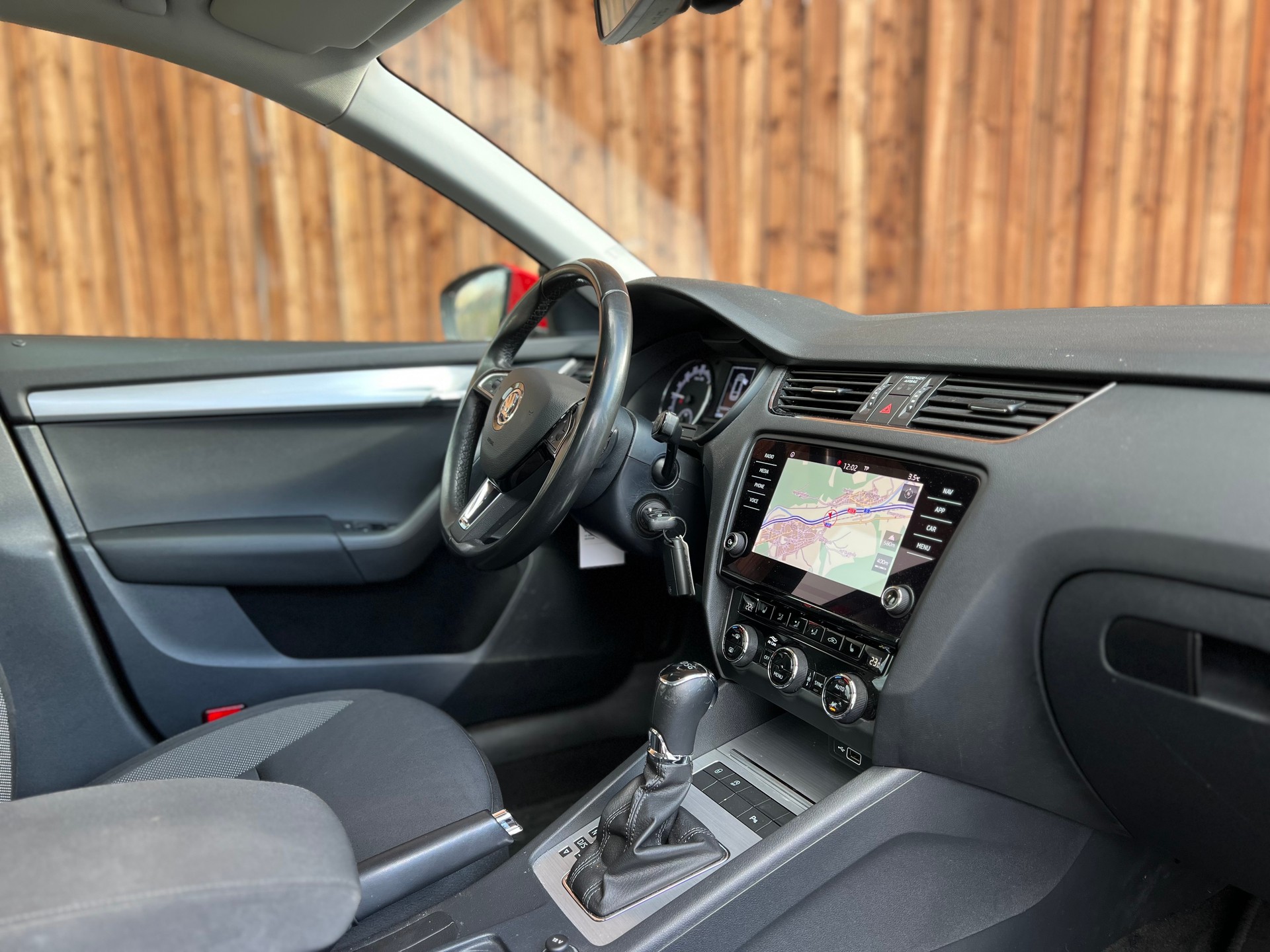 SKODA Octavia Combi 1.6 TDI Ambition DSG-image-5