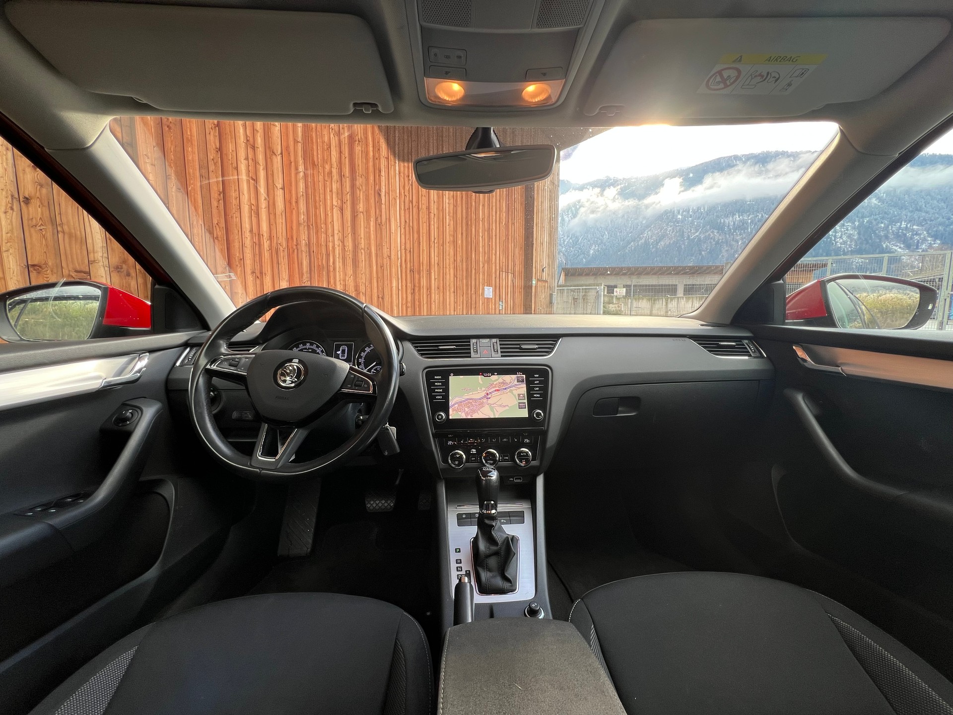 SKODA Octavia Combi 1.6 TDI Ambition DSG-image-9