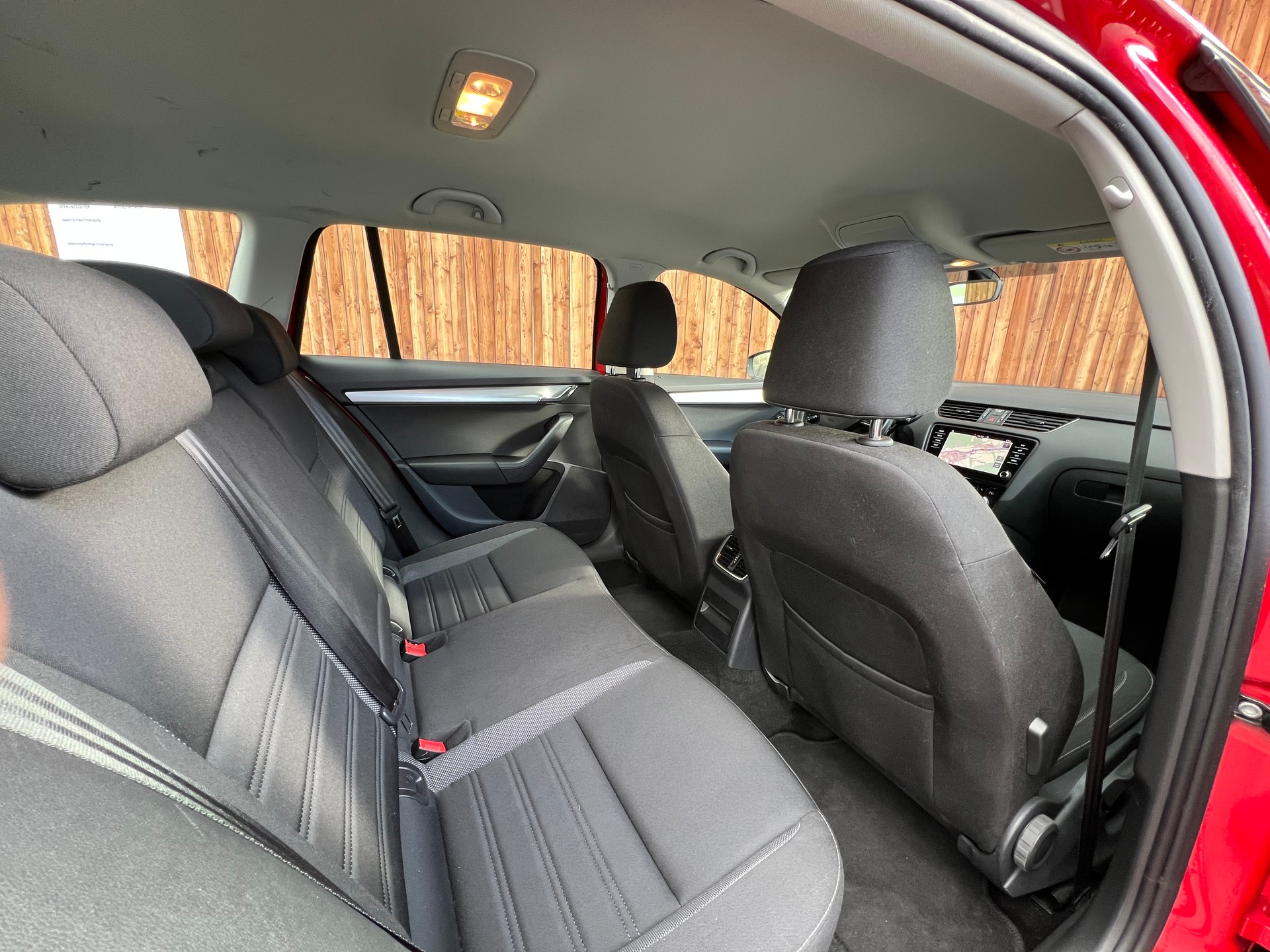 SKODA Octavia Combi 1.6 TDI Ambition DSG-image-10