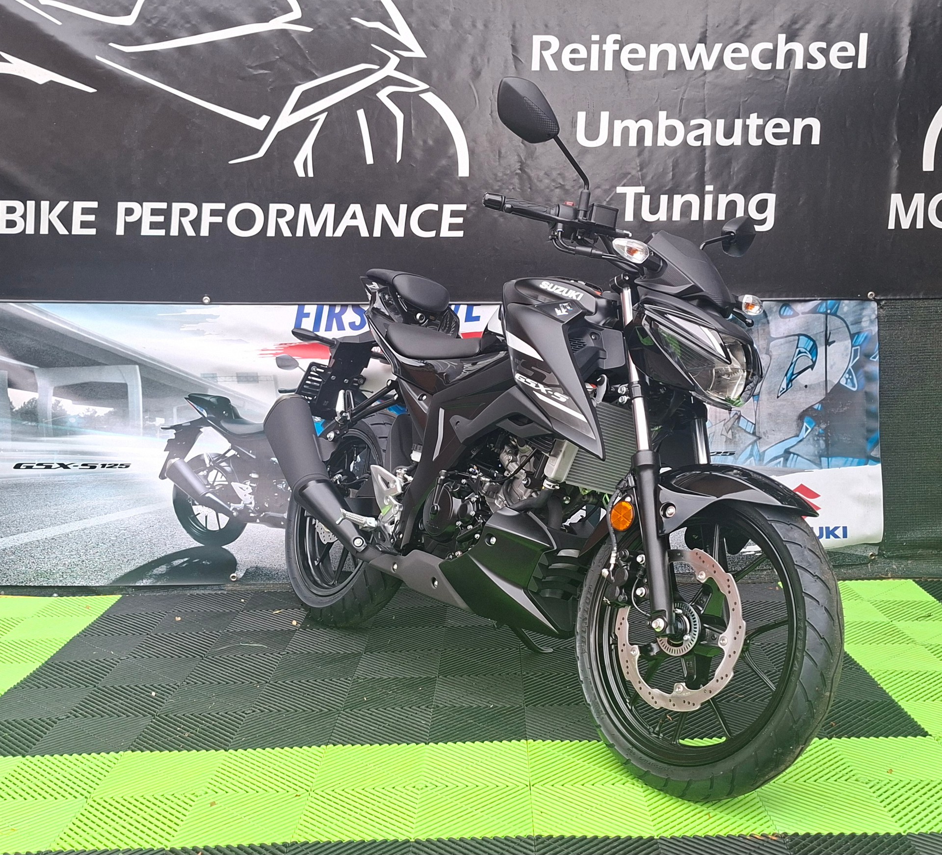 SUZUKI GSX-S 125-showroom-element-2