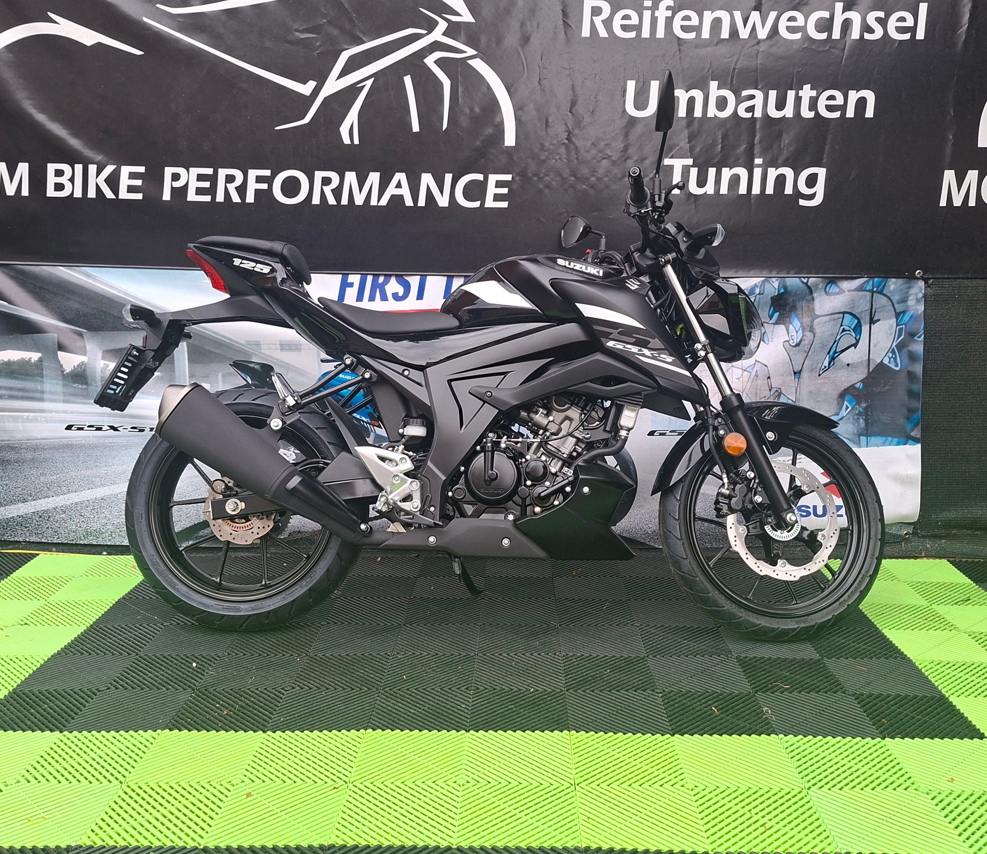 SUZUKI GSX-S 125-showroom-element-1