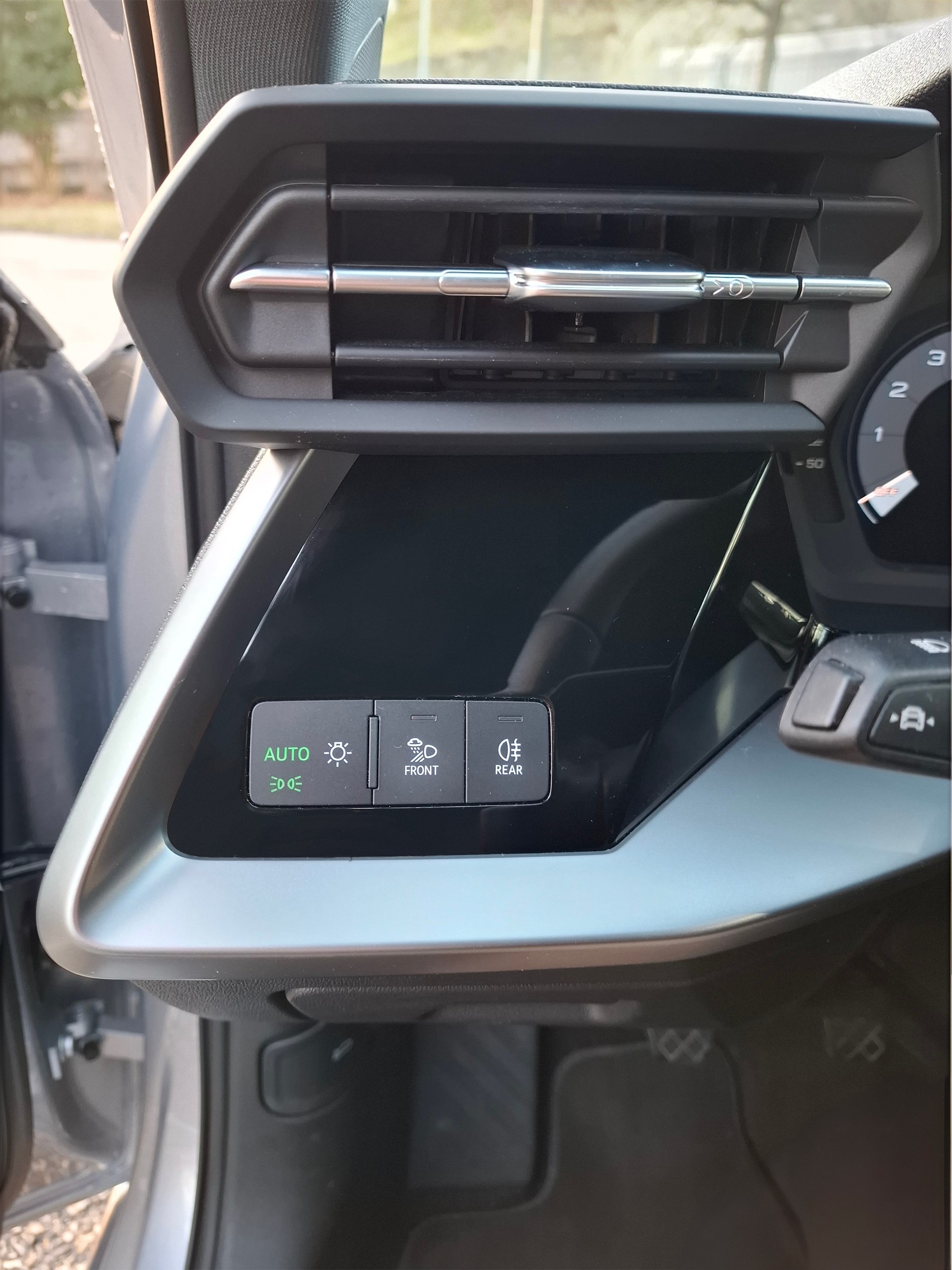 AUDI A3 Sportback 35 TFSI Attraction-image-18