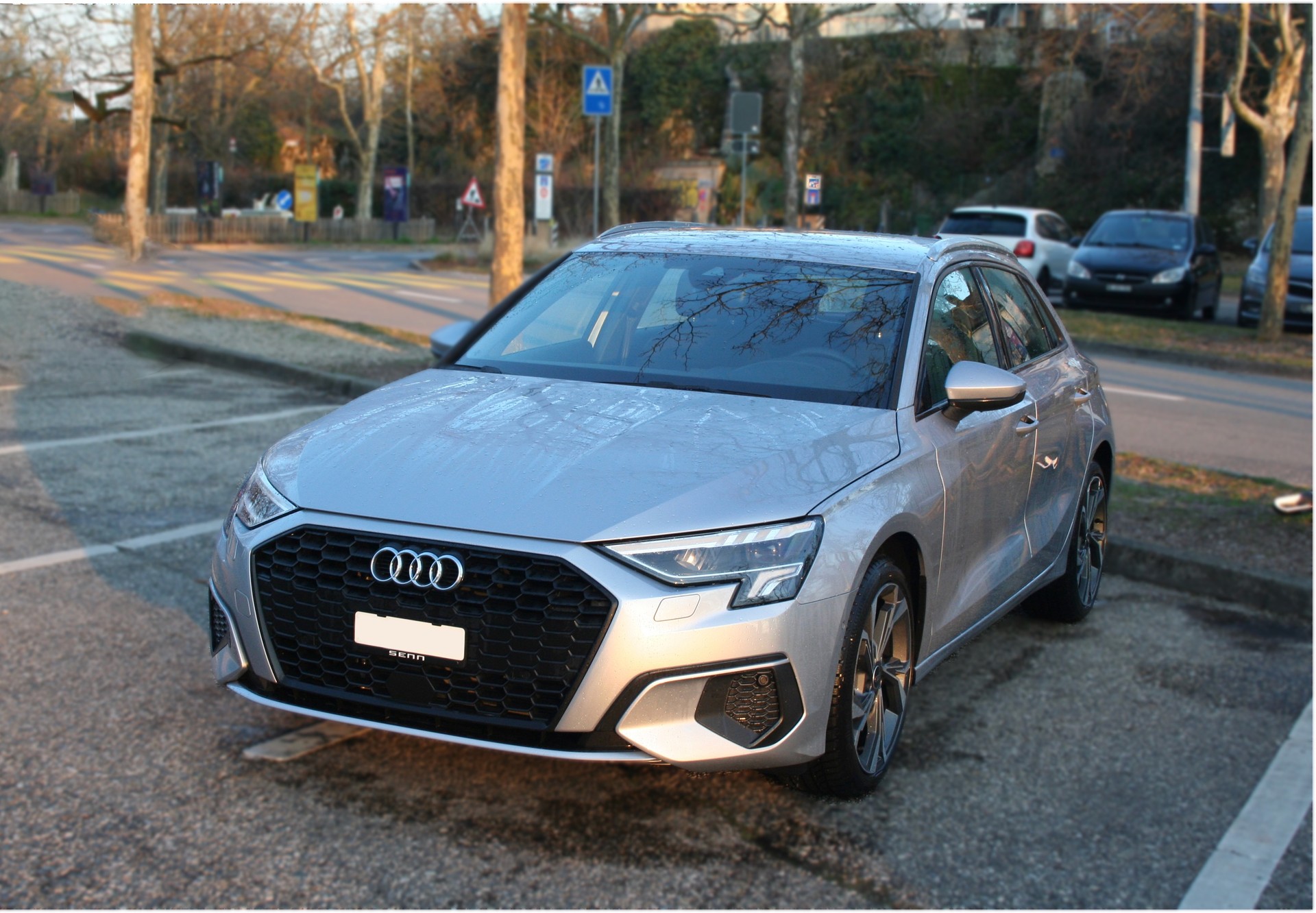 AUDI A3 Sportback 35 TFSI Attraction-image-2