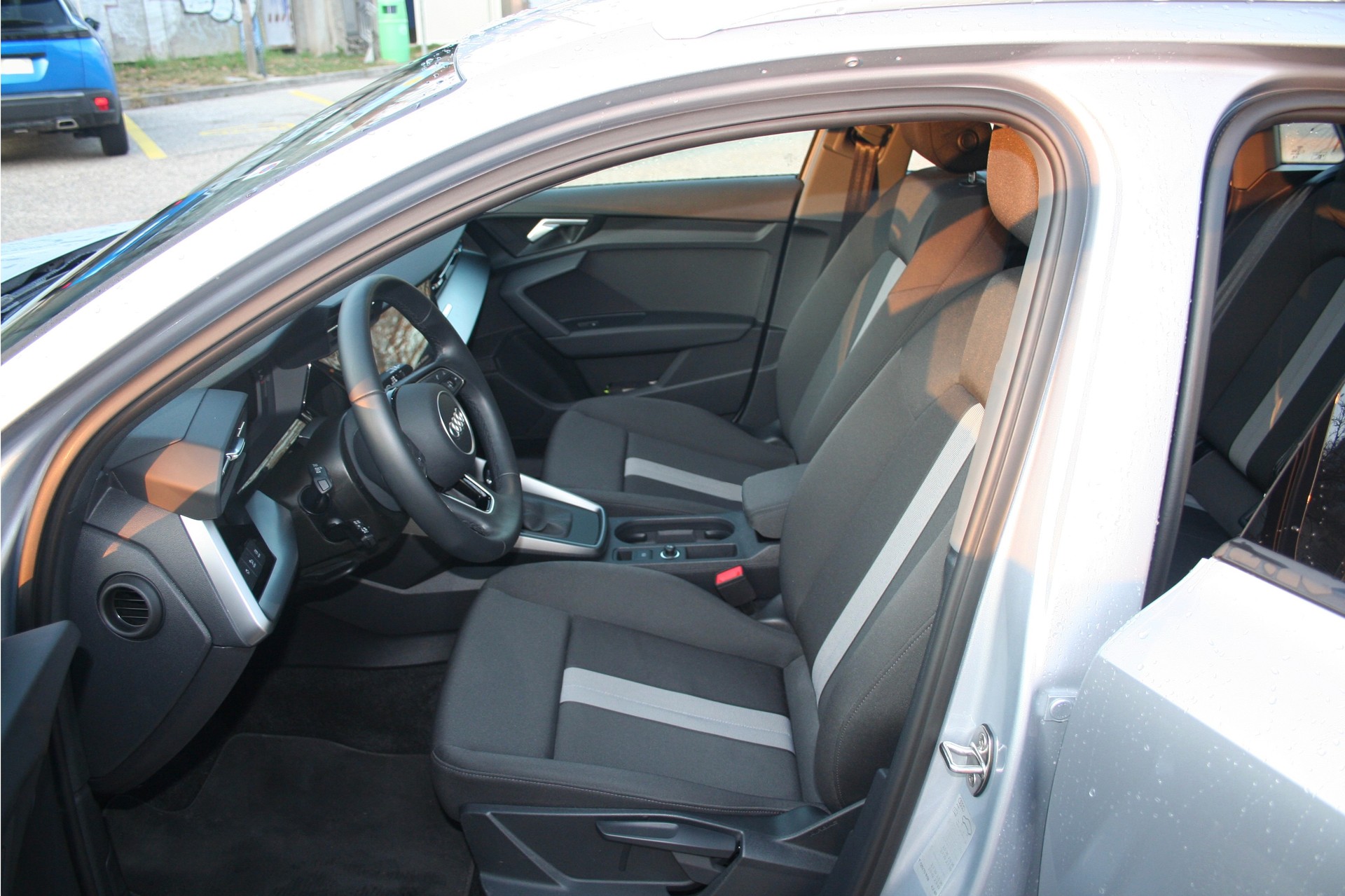 AUDI A3 Sportback 35 TFSI Attraction-image-13