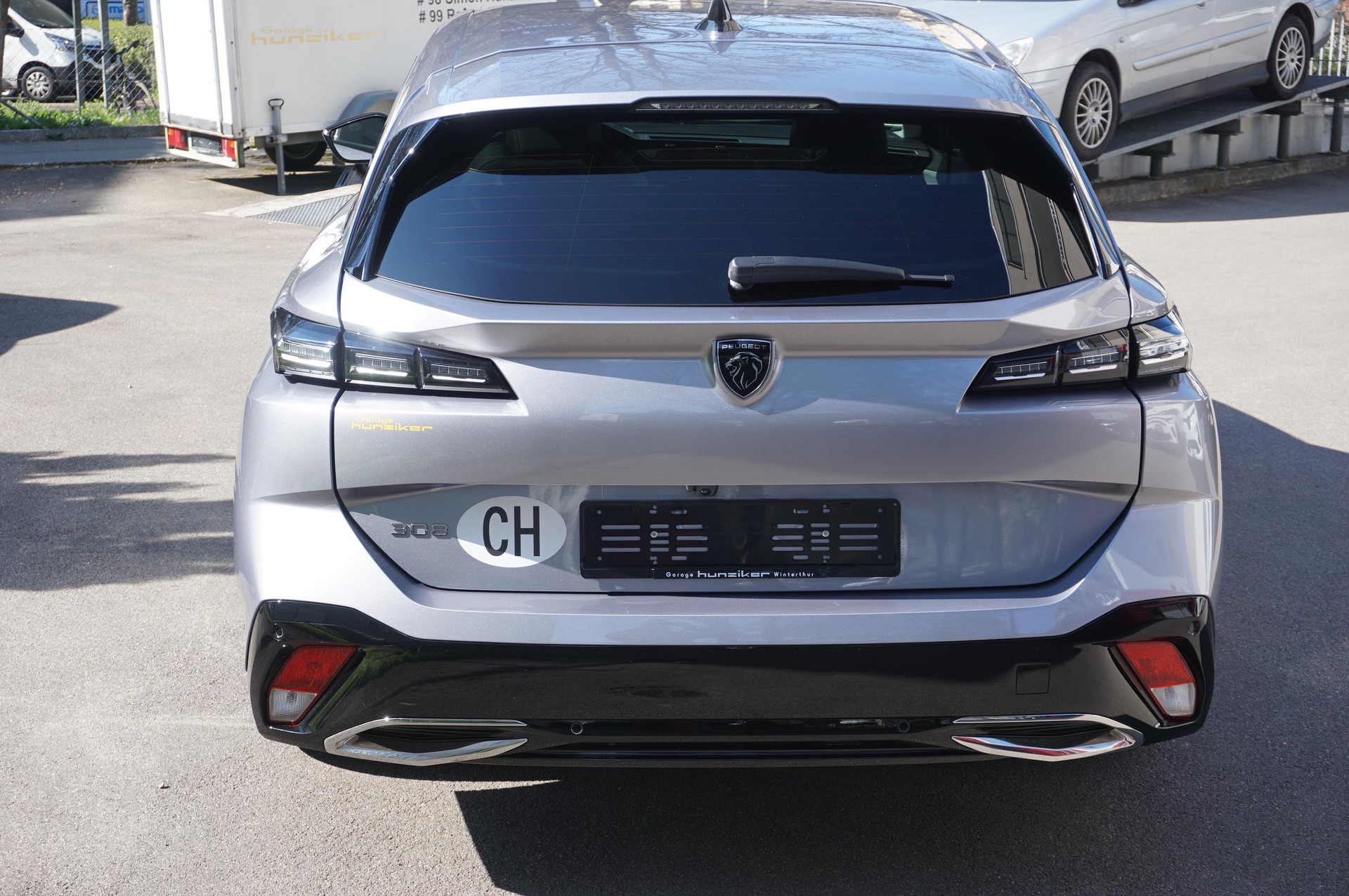 PEUGEOT 308 SW 1.2 PureTech Allure-image-4