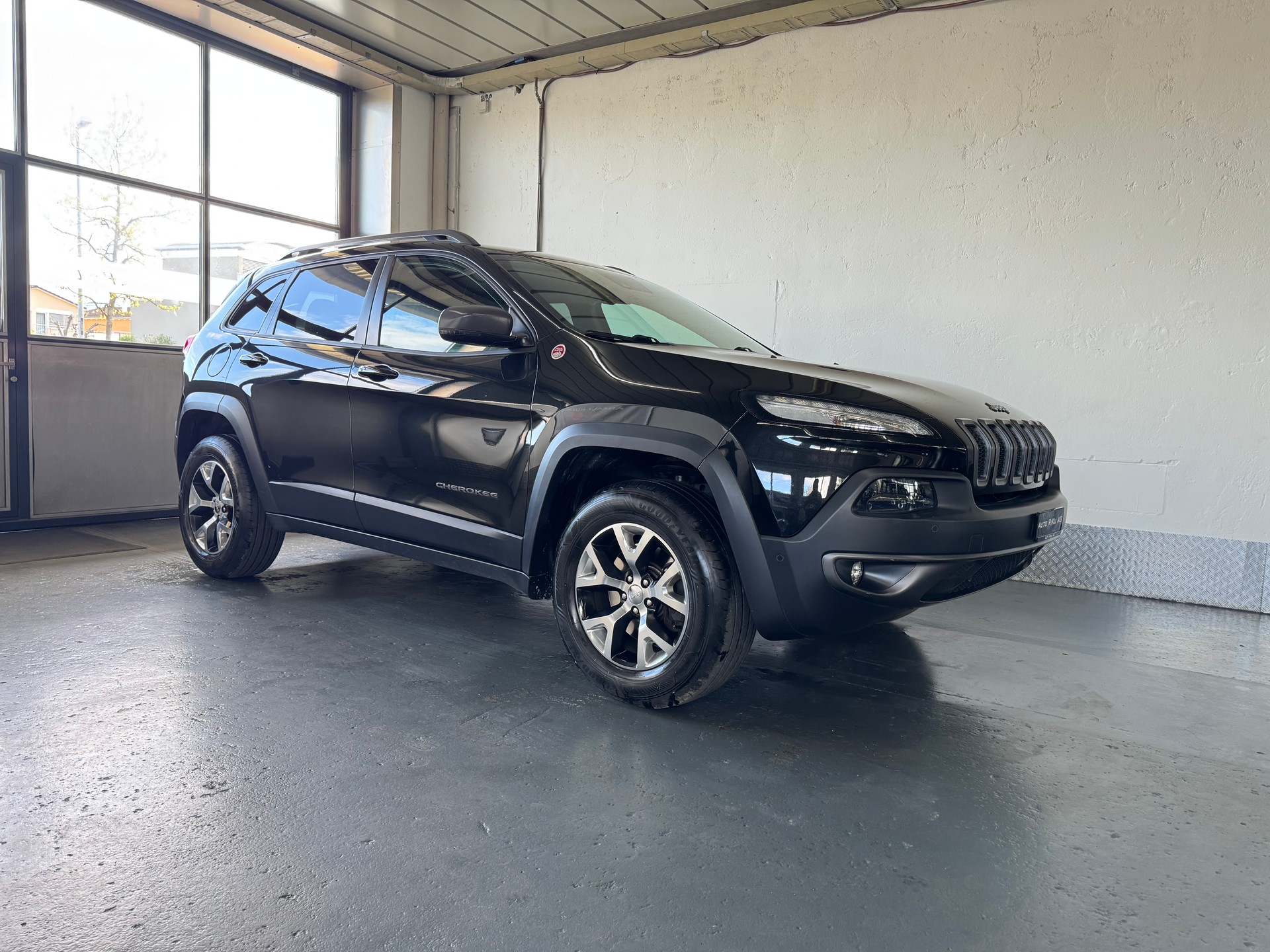 JEEP Cherokee 3.2 Trailhawk AWD 9ATX-image-1