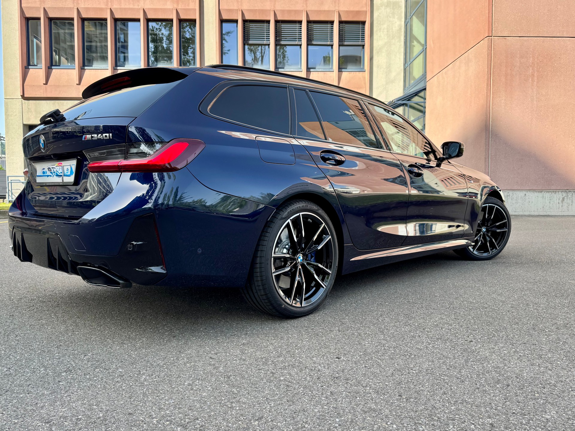 BMW M340i xDrive 48V Touring Steptronic M Sport Pro-image-1