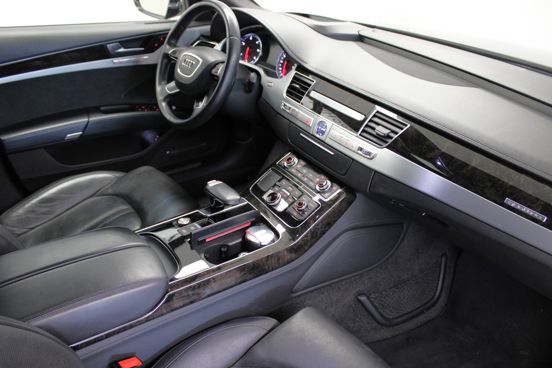 AUDI A8 L 4.2 TDI quattro tiptronic-image-6