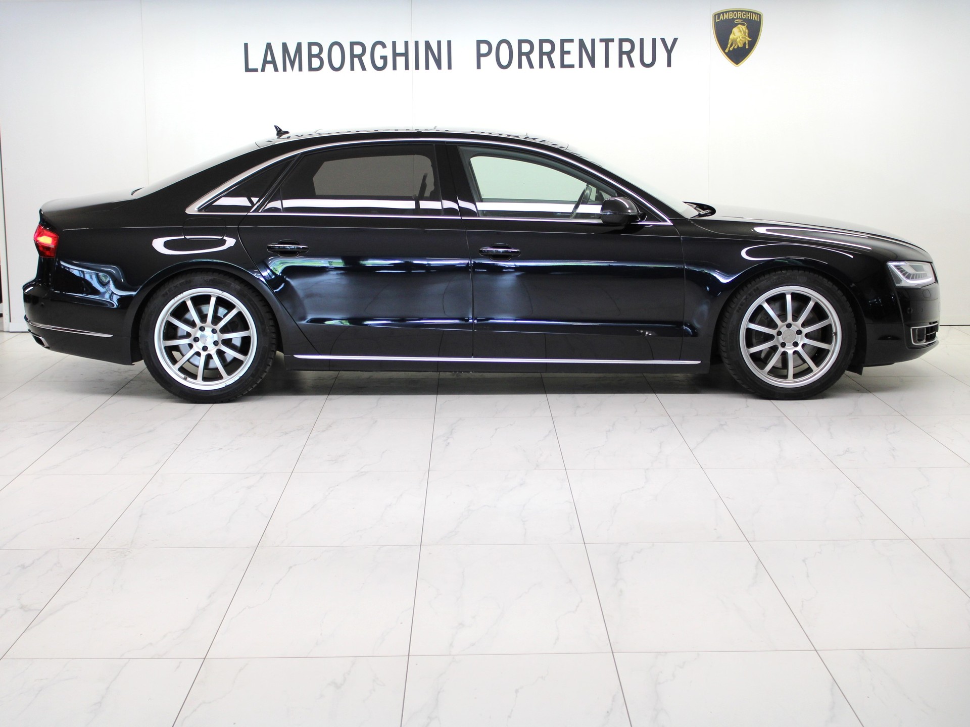 AUDI A8 L 4.2 TDI quattro tiptronic-image-1