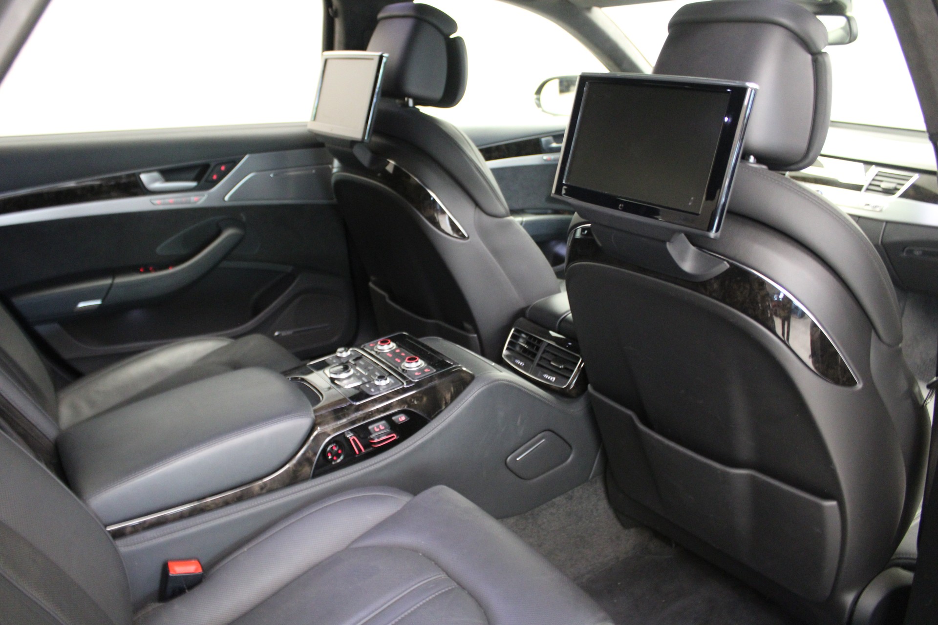 AUDI A8 L 4.2 TDI quattro tiptronic-image-5