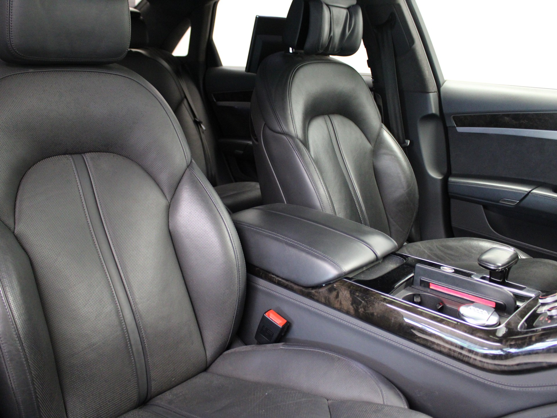 AUDI A8 L 4.2 TDI quattro tiptronic-image-7