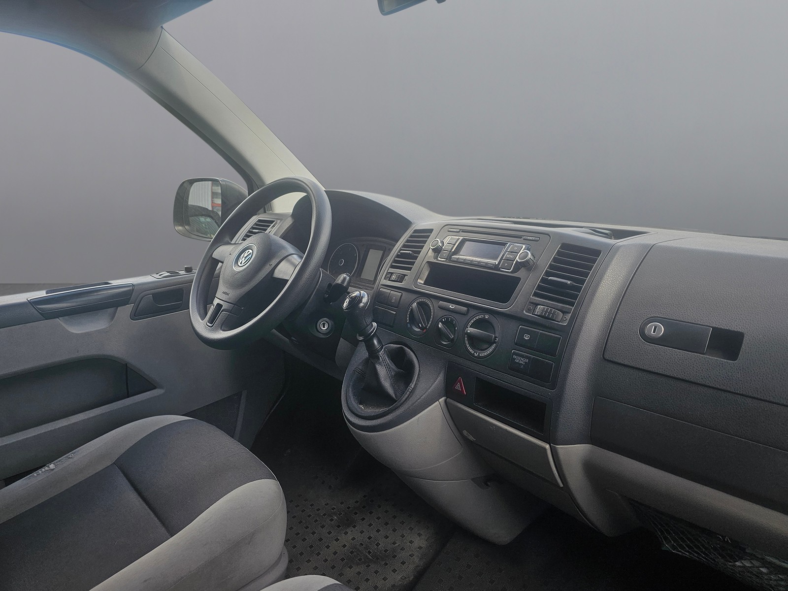 VW T5 2.0 TDI-image-5
