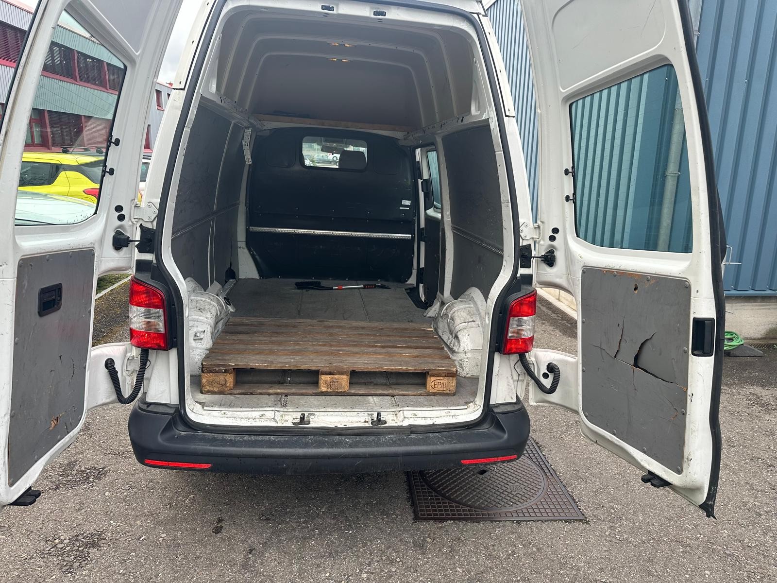 VW T5 2.0 TDI-image-7