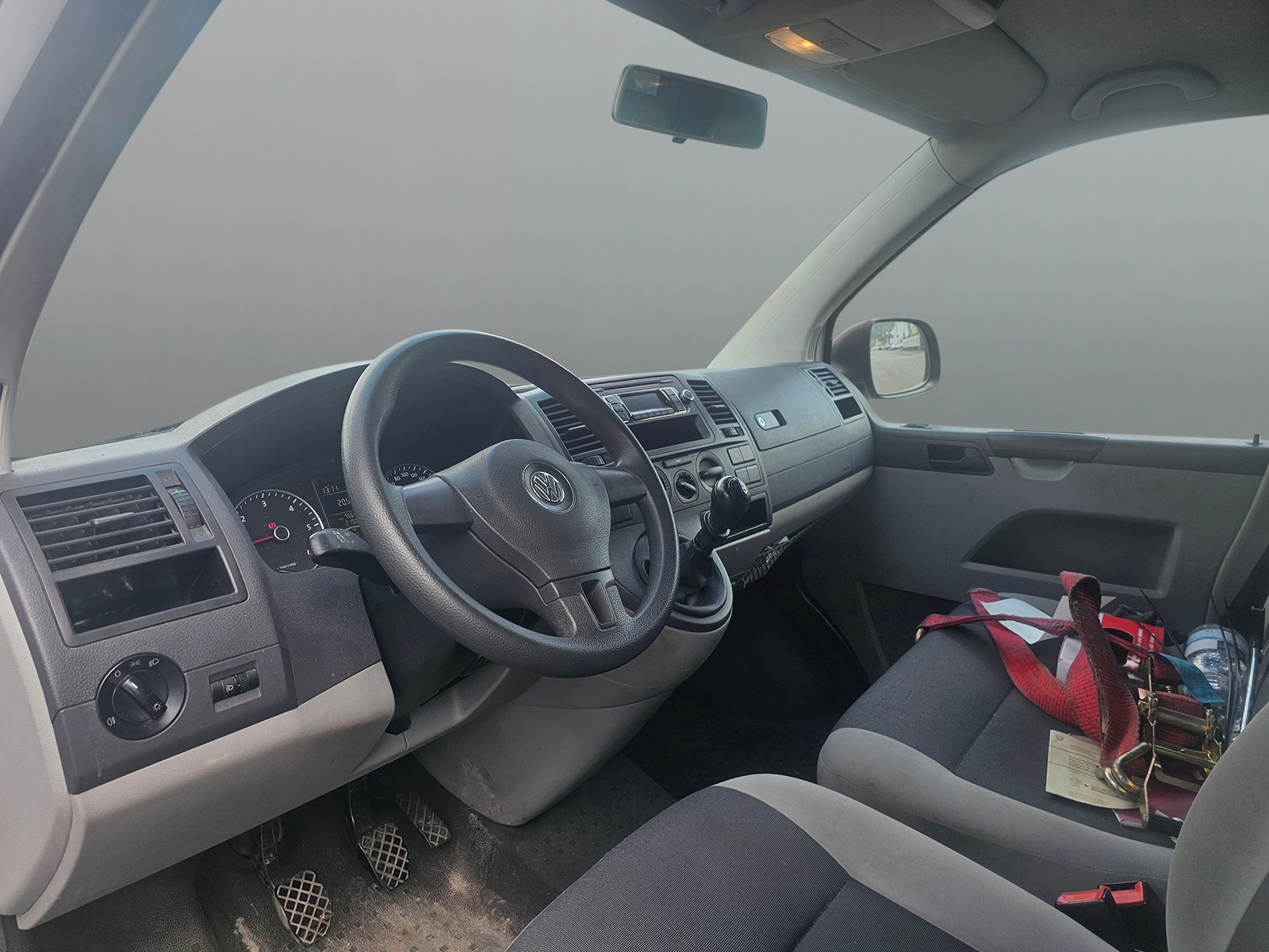 VW T5 2.0 TDI-image-6