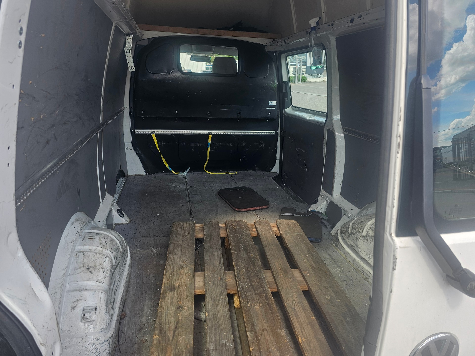 VW T5 2.0 TDI-image-8