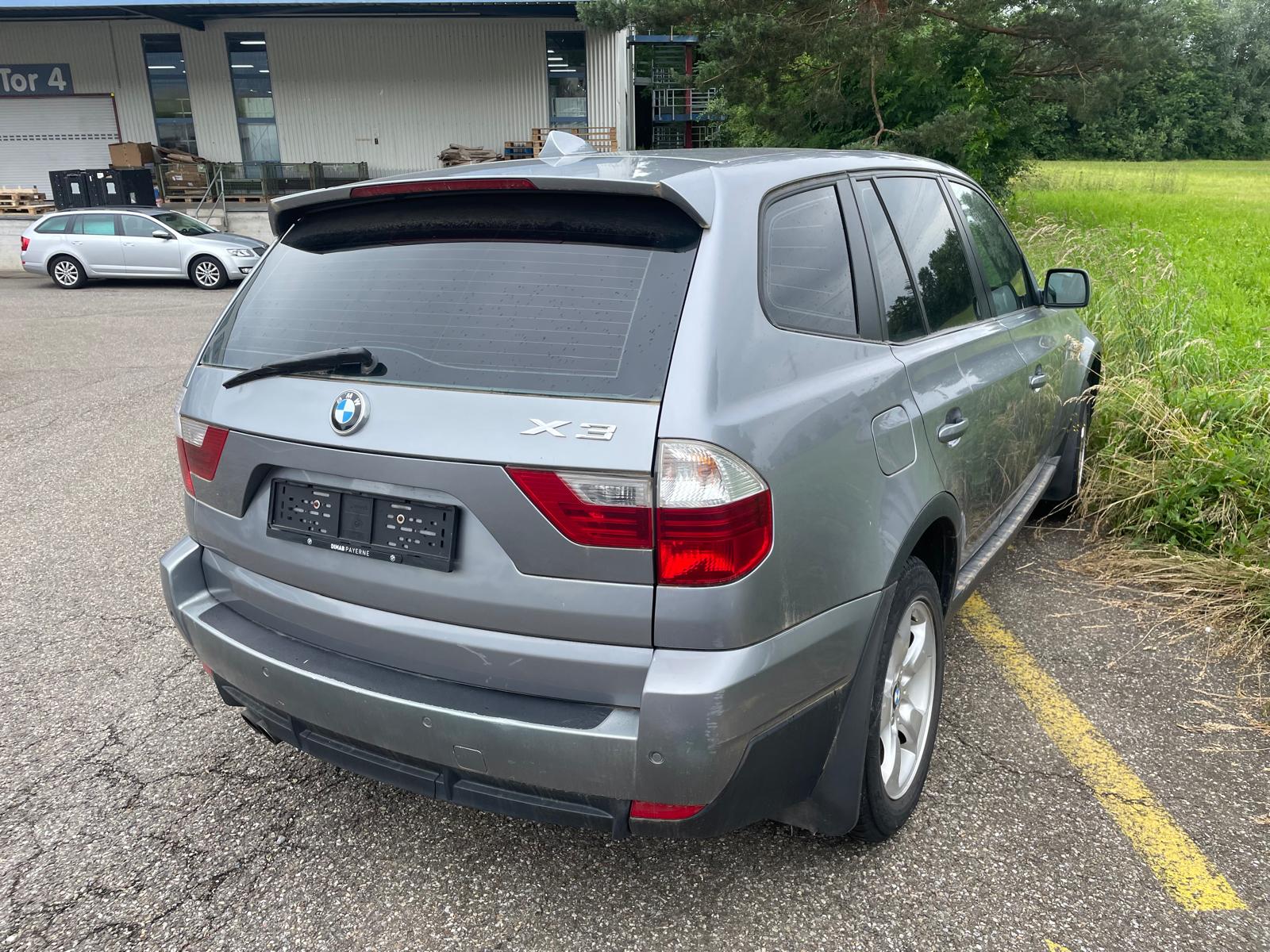BMW X3 xDrive 25i (2.5si)-image-2