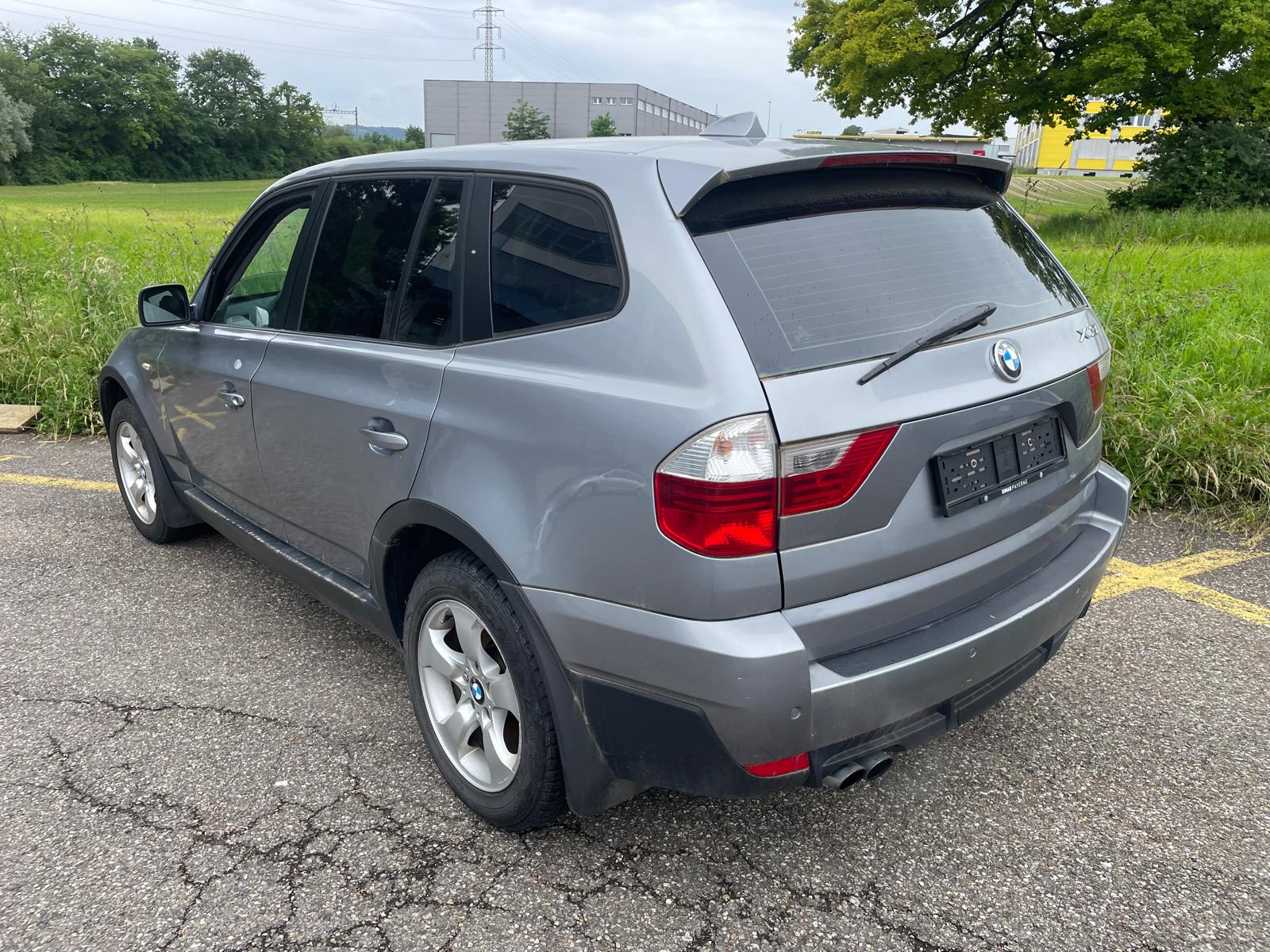 BMW X3 xDrive 25i (2.5si)-image-1