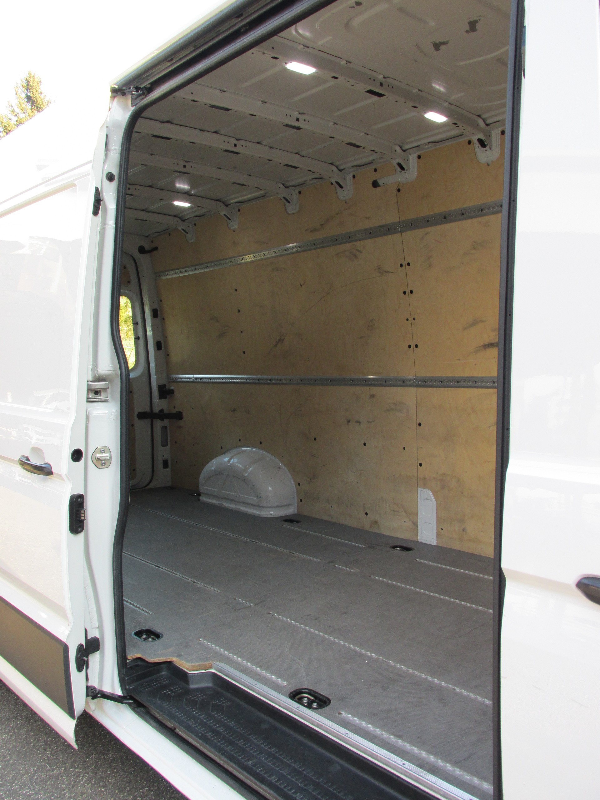 VW Crafter 35 2.0 TDI Entry L4-image-11